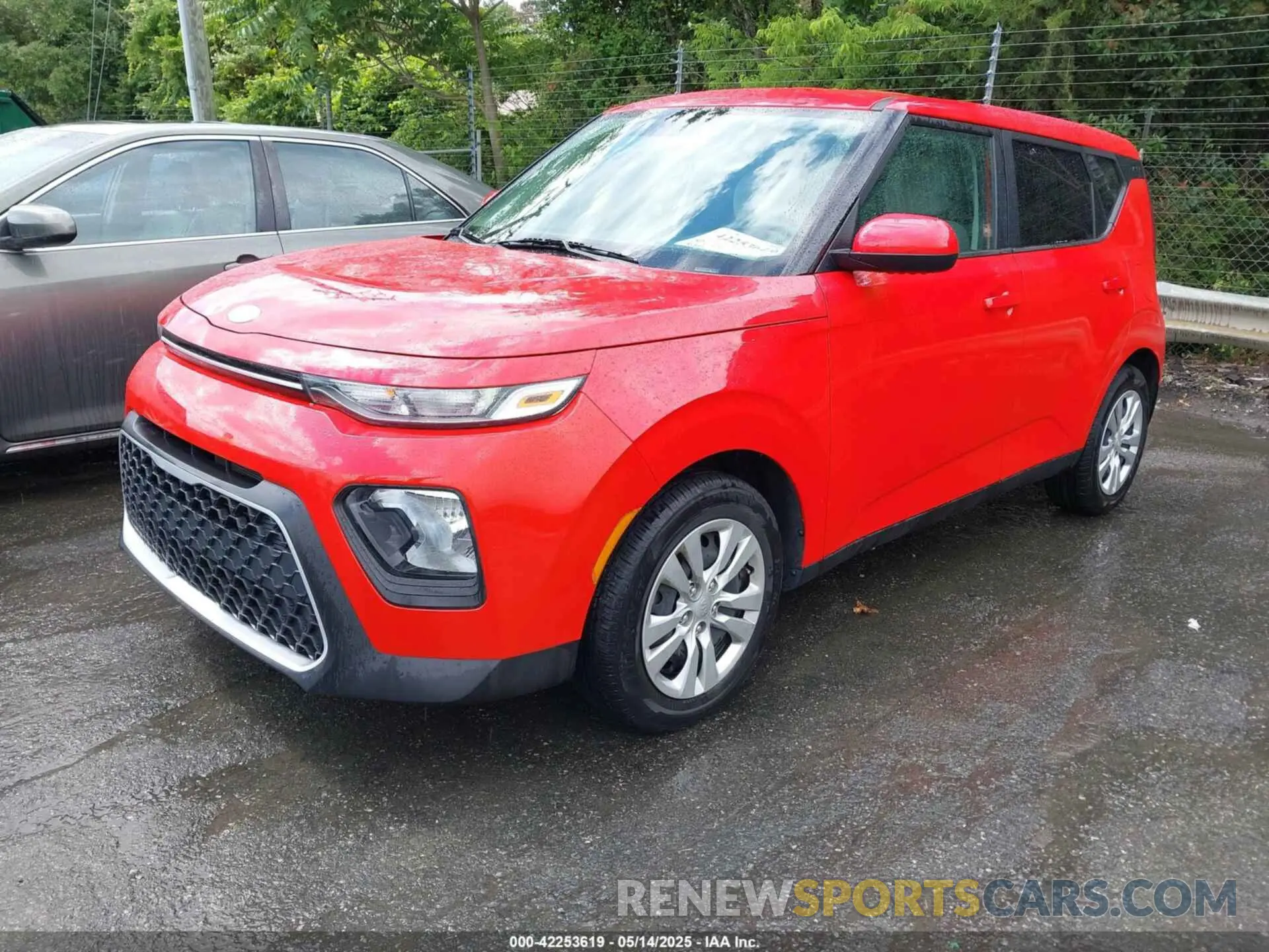 2 Photograph of a damaged car KNDJ23AU3L7002094 KIA SOUL 2020