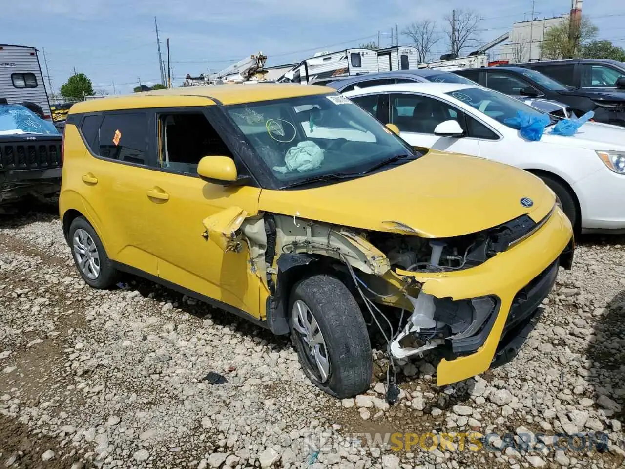 4 Photograph of a damaged car KNDJ23AU3L7067818 KIA SOUL 2020