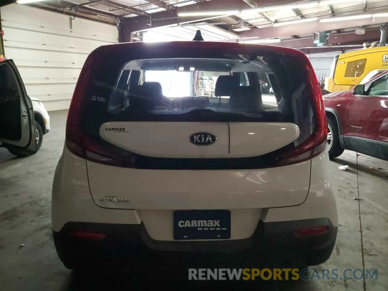 6 Photograph of a damaged car KNDJ23AU3L7083758 KIA SOUL 2020