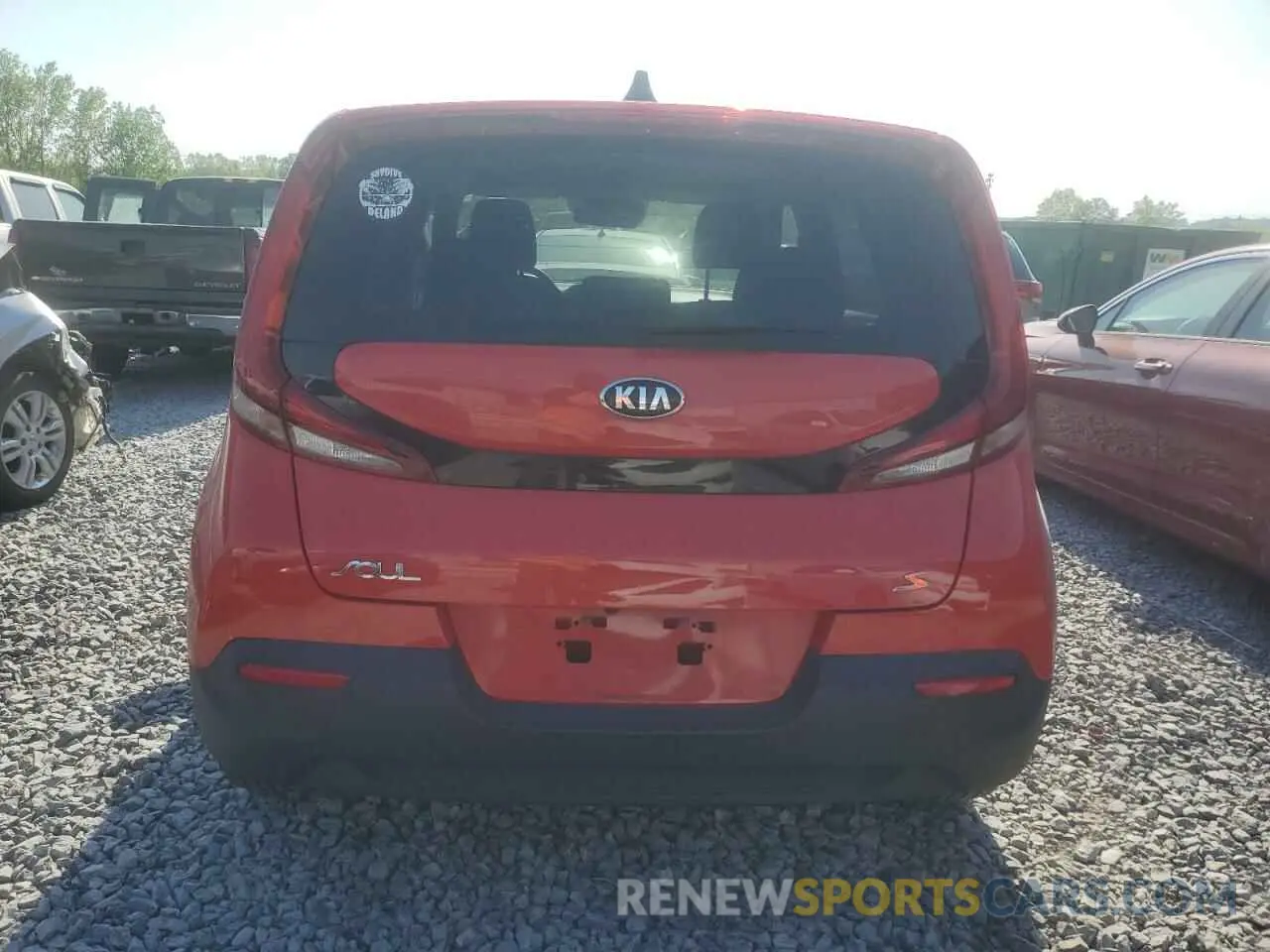 6 Photograph of a damaged car KNDJ23AU3L7703623 KIA SOUL 2020