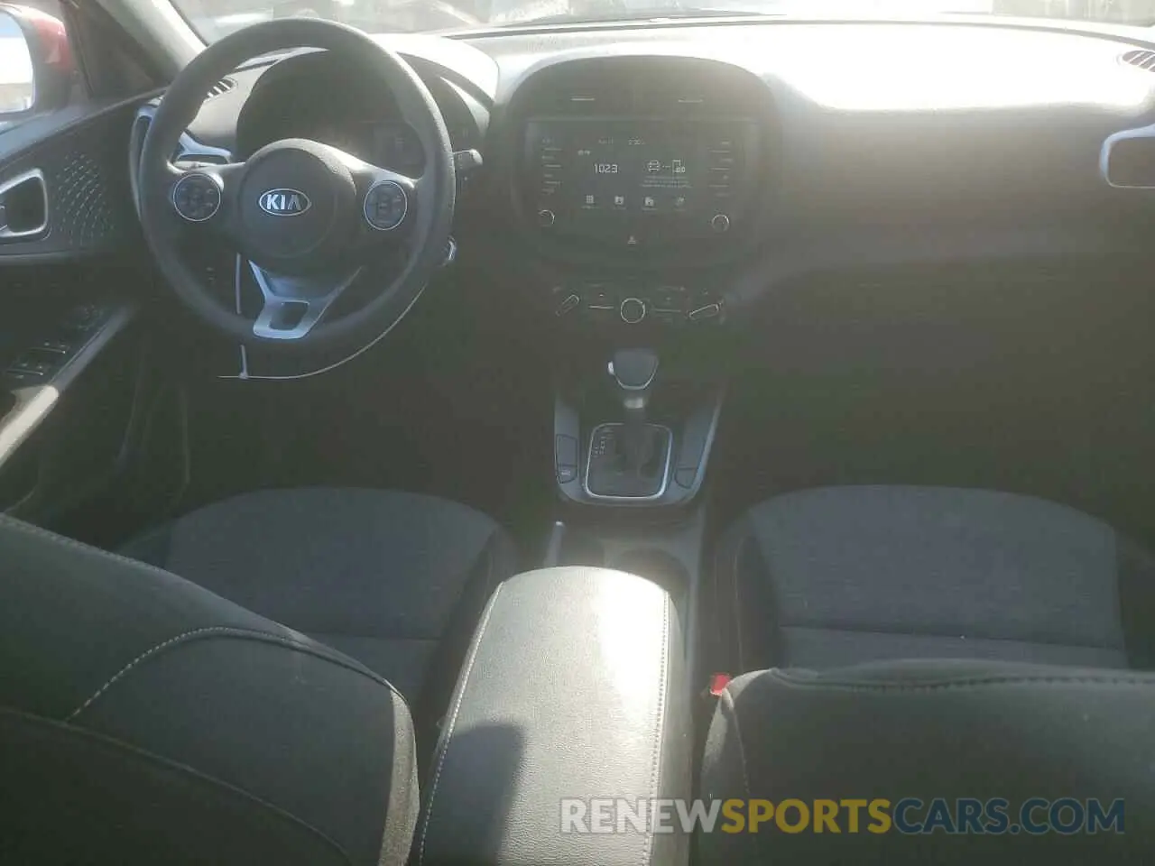 8 Photograph of a damaged car KNDJ23AU3L7703623 KIA SOUL 2020