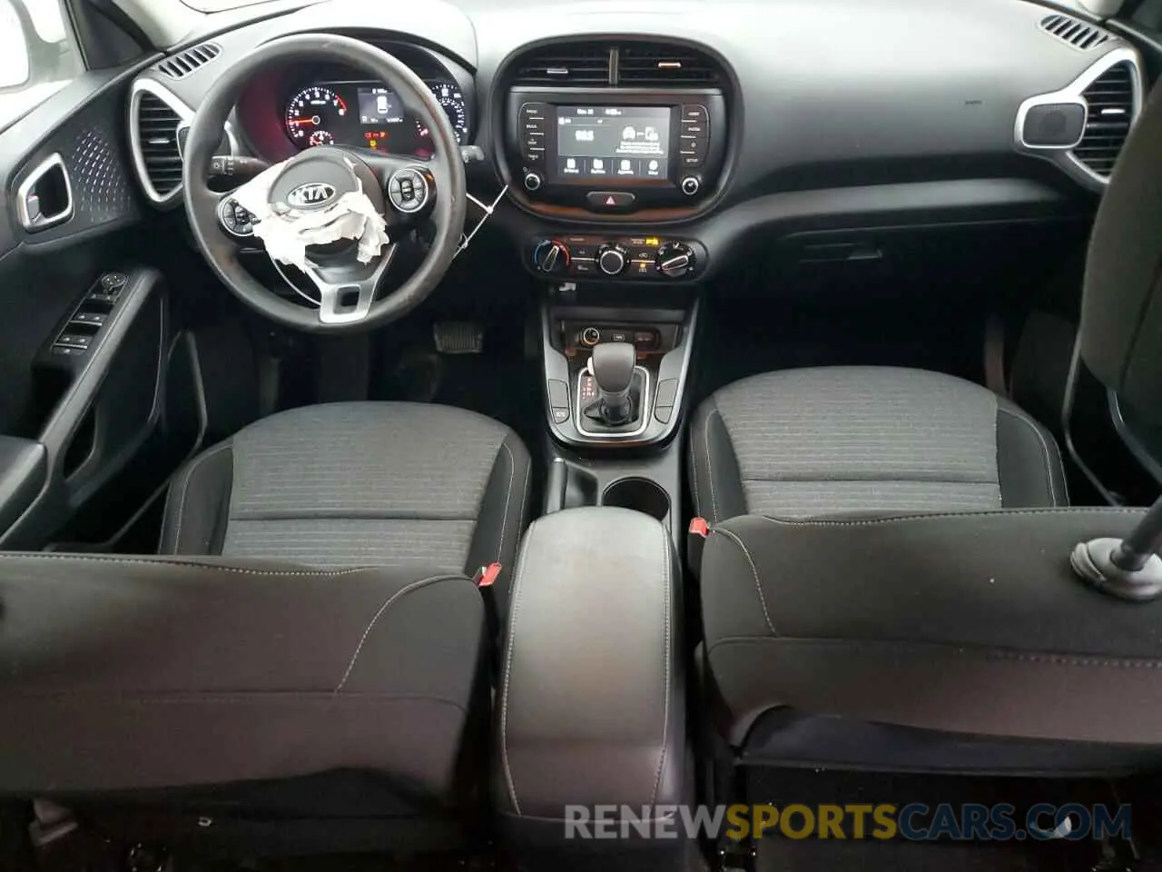 8 Photograph of a damaged car KNDJ23AU3L7707915 KIA SOUL 2020