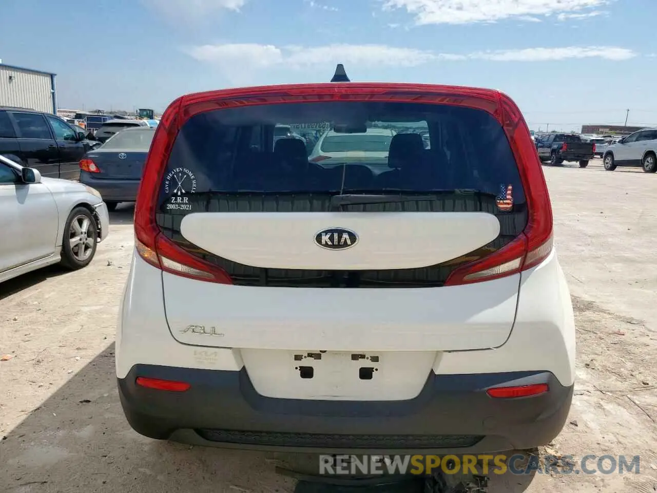 6 Photograph of a damaged car KNDJ23AU3L7709504 KIA SOUL 2020