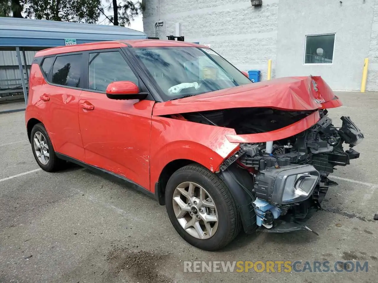 4 Photograph of a damaged car KNDJ23AU3L7718106 KIA SOUL 2020