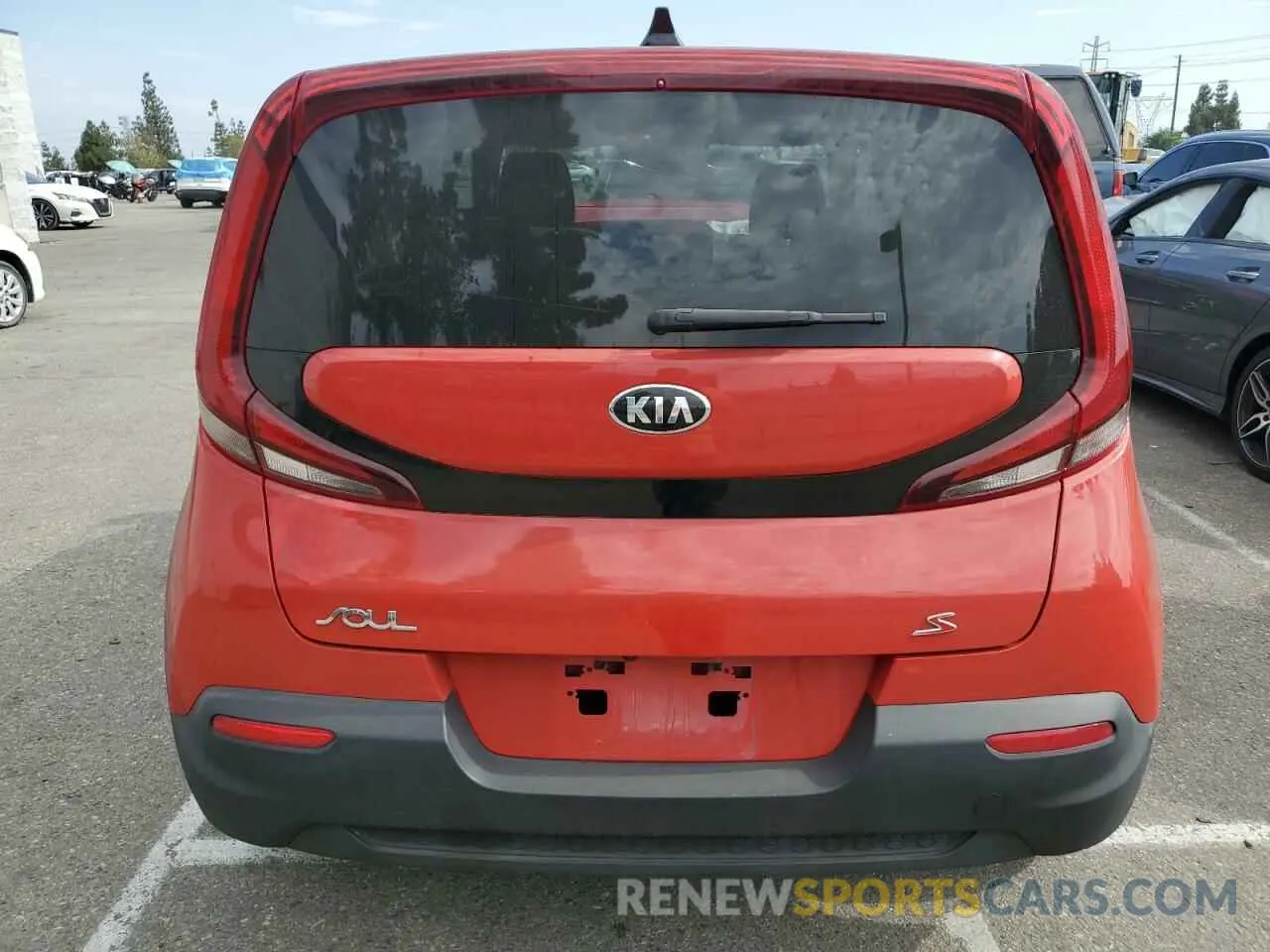 6 Photograph of a damaged car KNDJ23AU3L7718106 KIA SOUL 2020