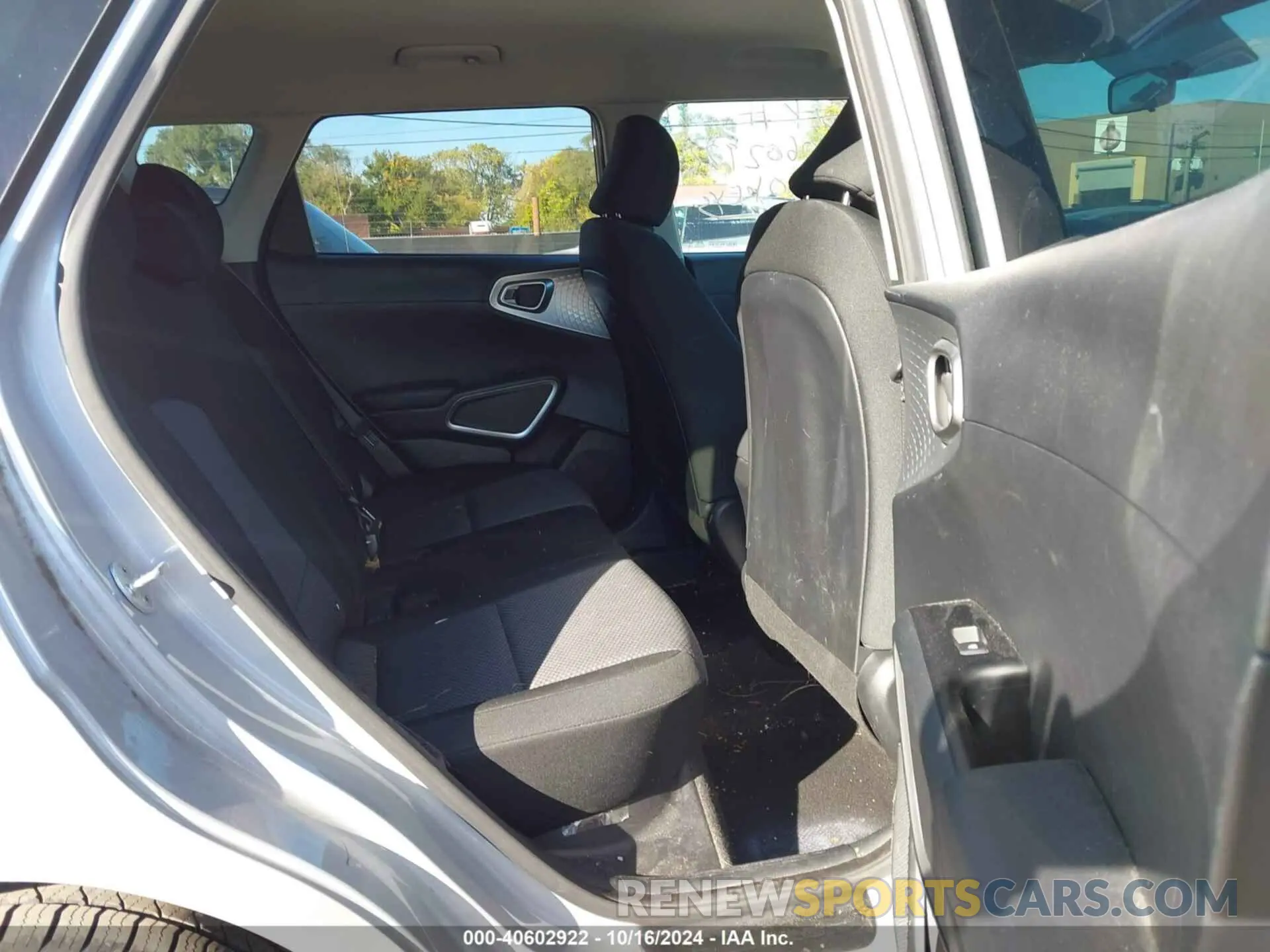 8 Фотография поврежденного автомобиля KNDJ23AU3L7728442 KIA SOUL 2020