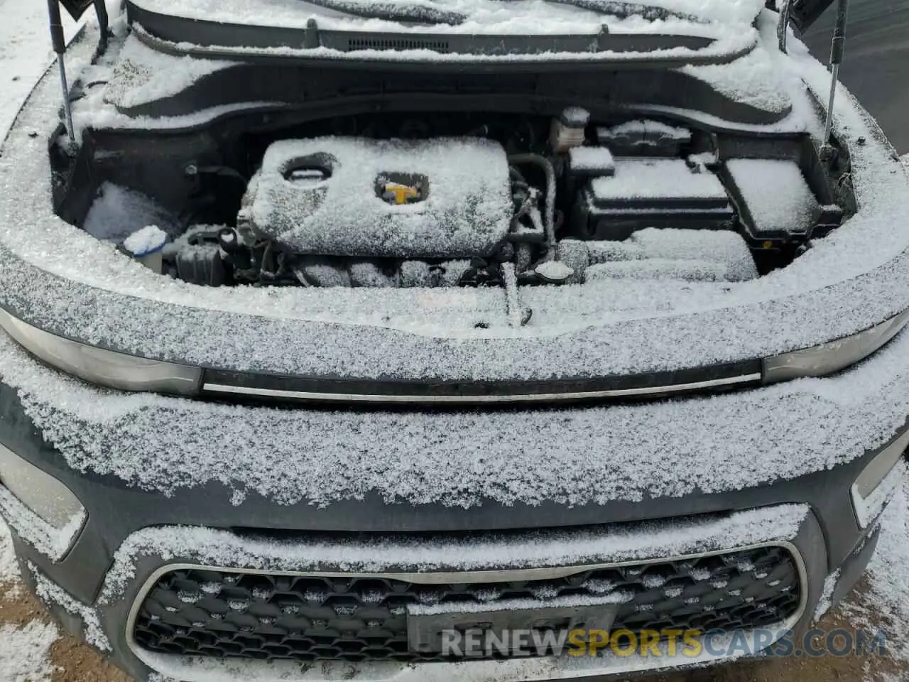 11 Photograph of a damaged car KNDJ23AU4L7011757 KIA SOUL 2020