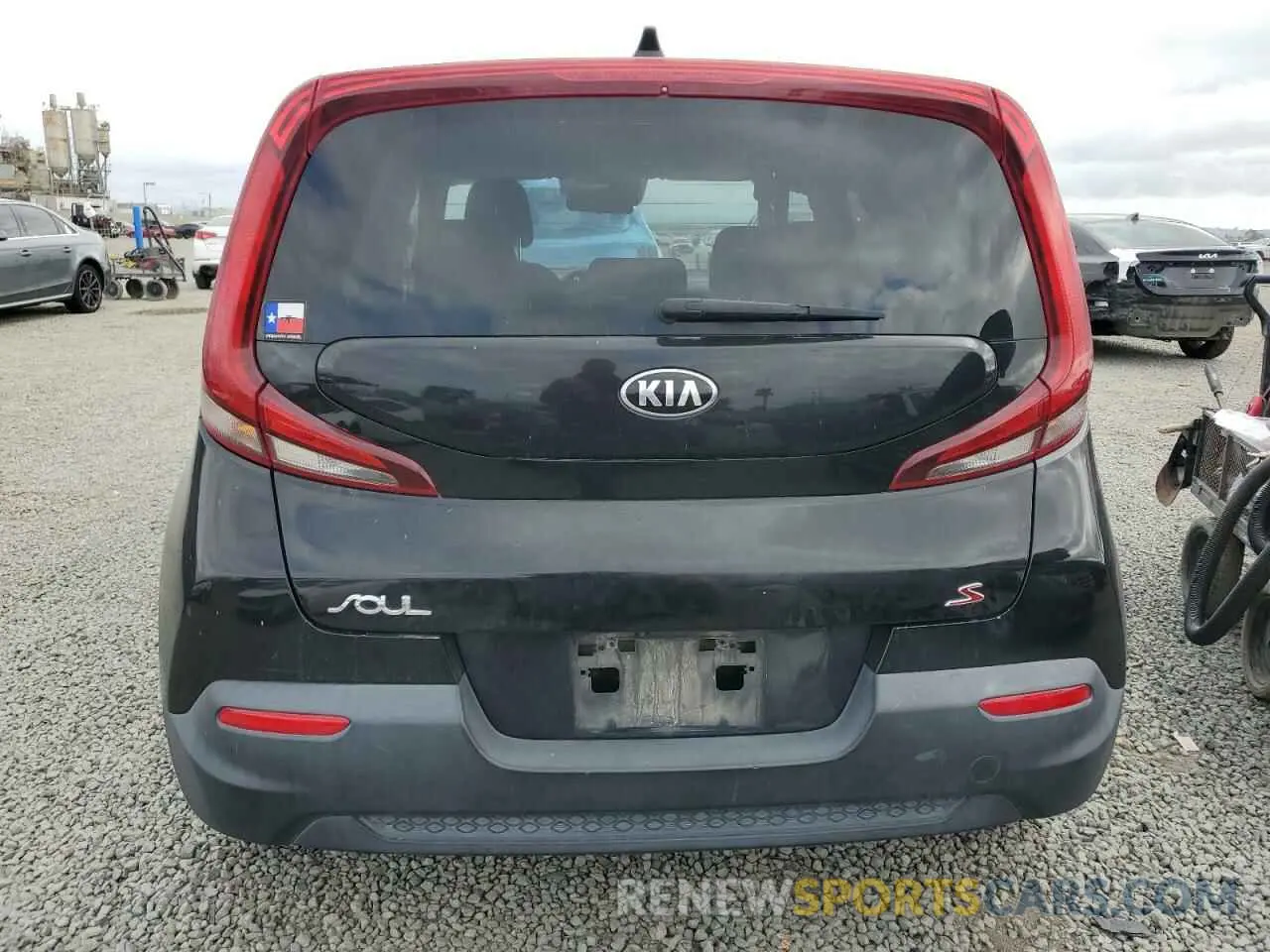 6 Фотография поврежденного автомобиля KNDJ23AU4L7013296 KIA SOUL 2020