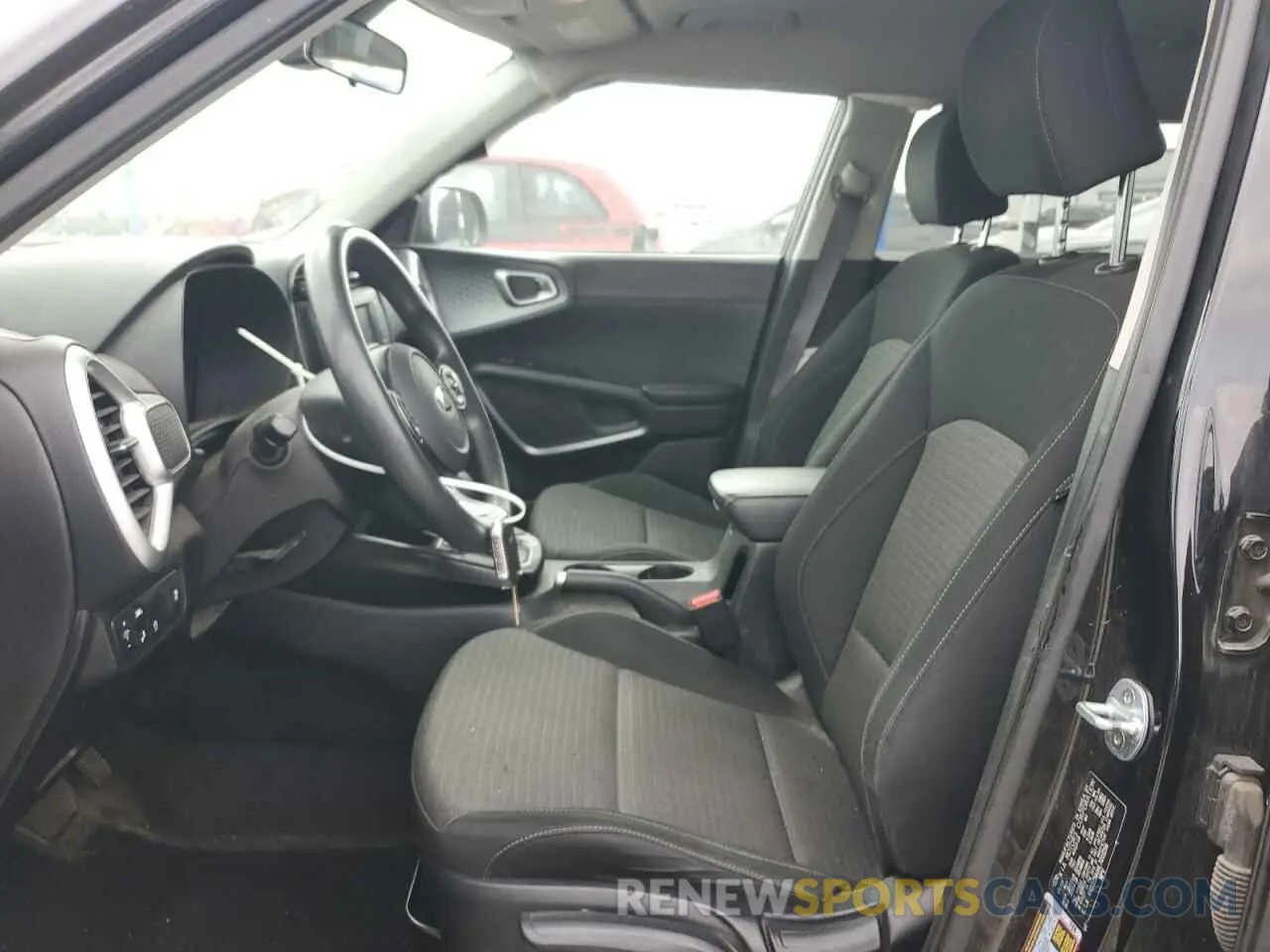 7 Фотография поврежденного автомобиля KNDJ23AU4L7013296 KIA SOUL 2020