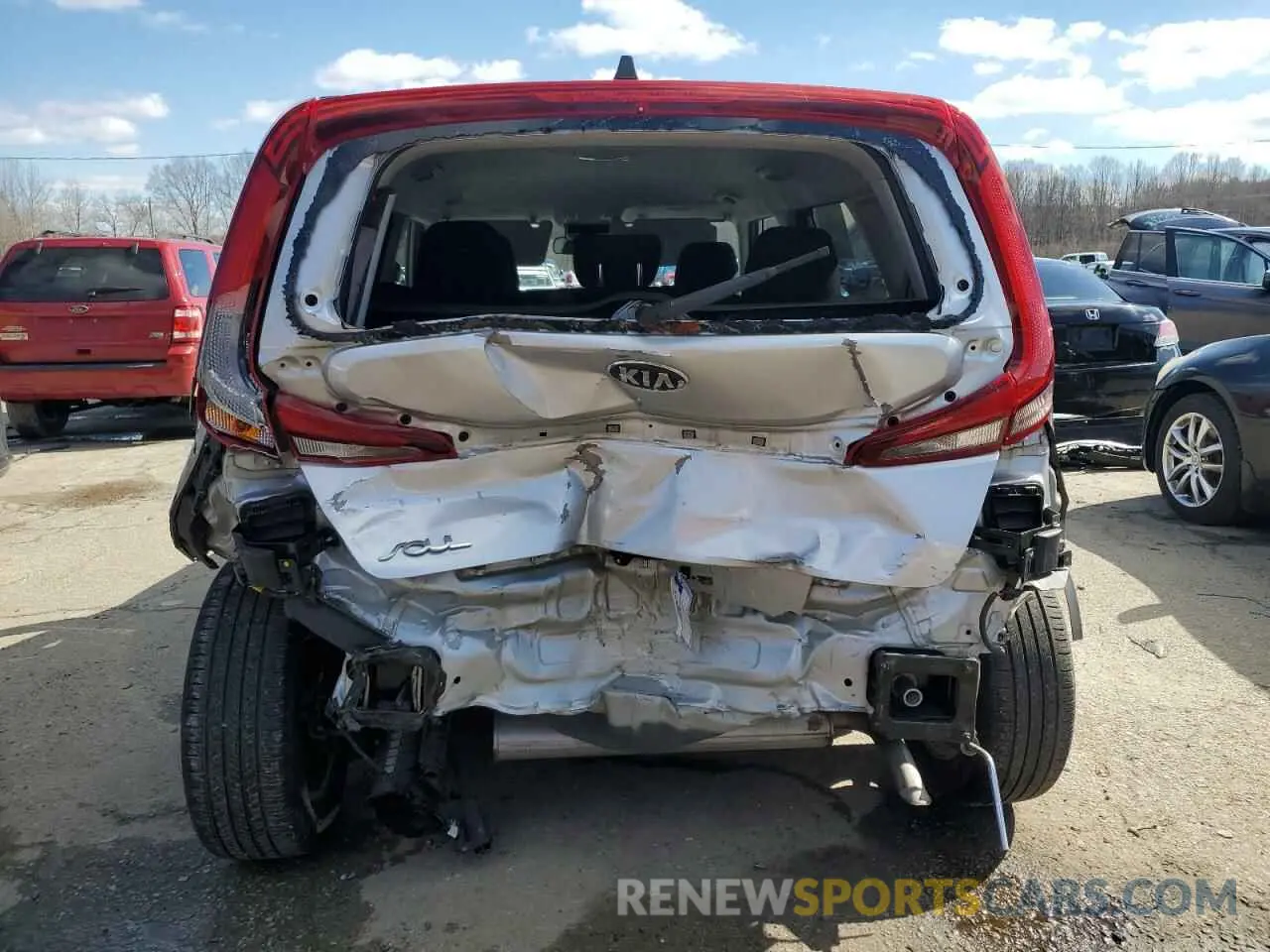 6 Photograph of a damaged car KNDJ23AU4L7015937 KIA SOUL 2020