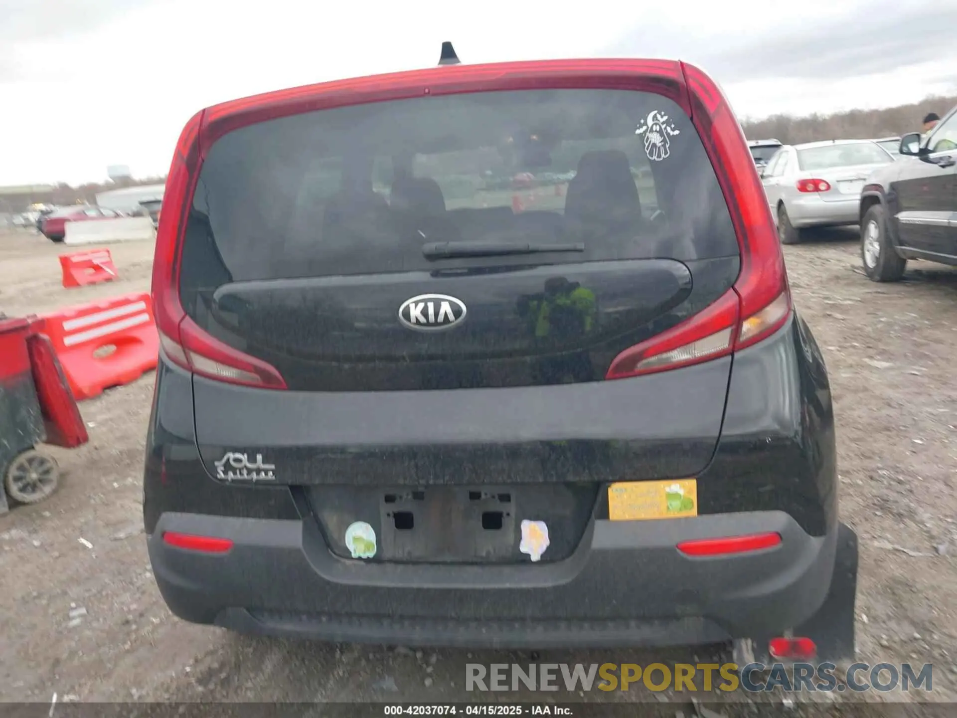17 Photograph of a damaged car KNDJ23AU4L7020605 KIA SOUL 2020