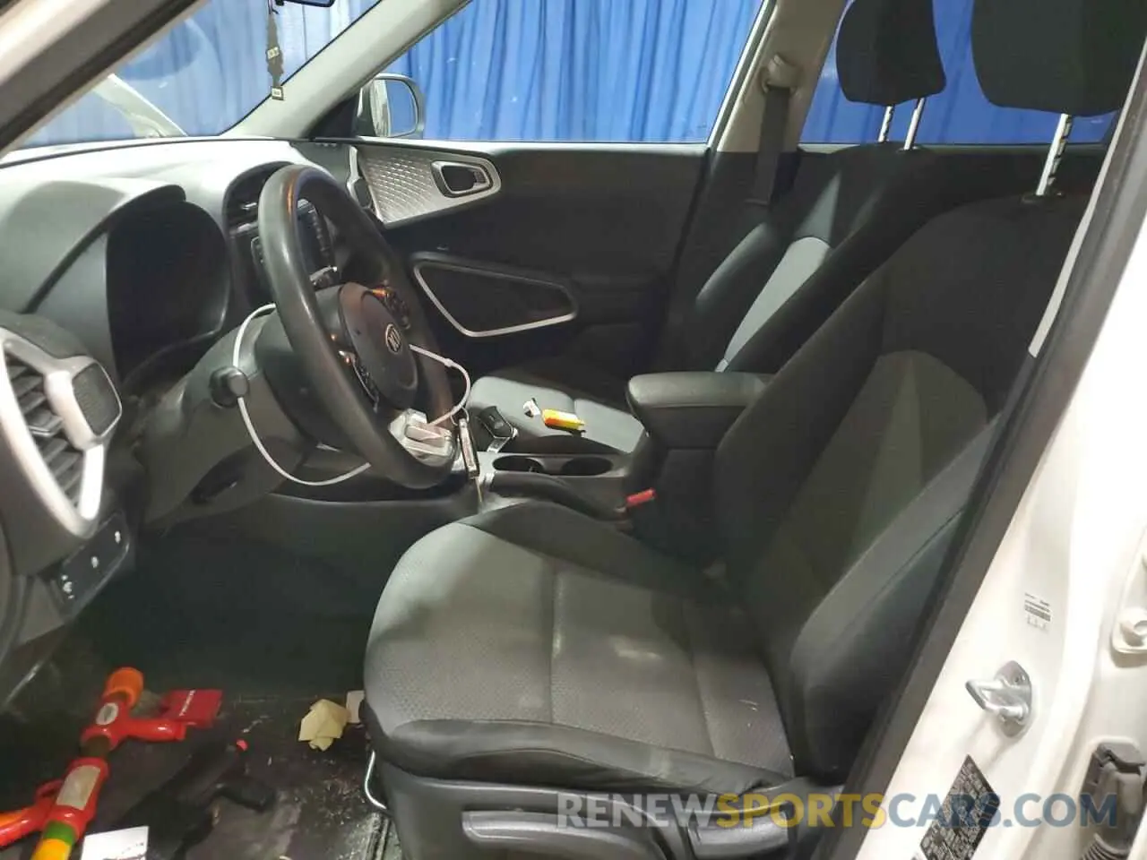 7 Photograph of a damaged car KNDJ23AU4L7052633 KIA SOUL 2020
