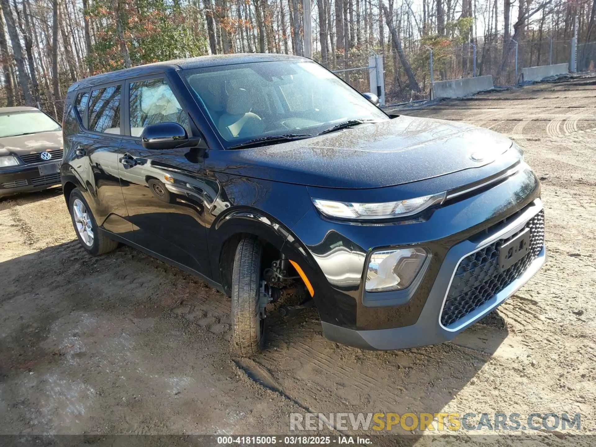 1 Photograph of a damaged car KNDJ23AU4L7061221 KIA SOUL 2020