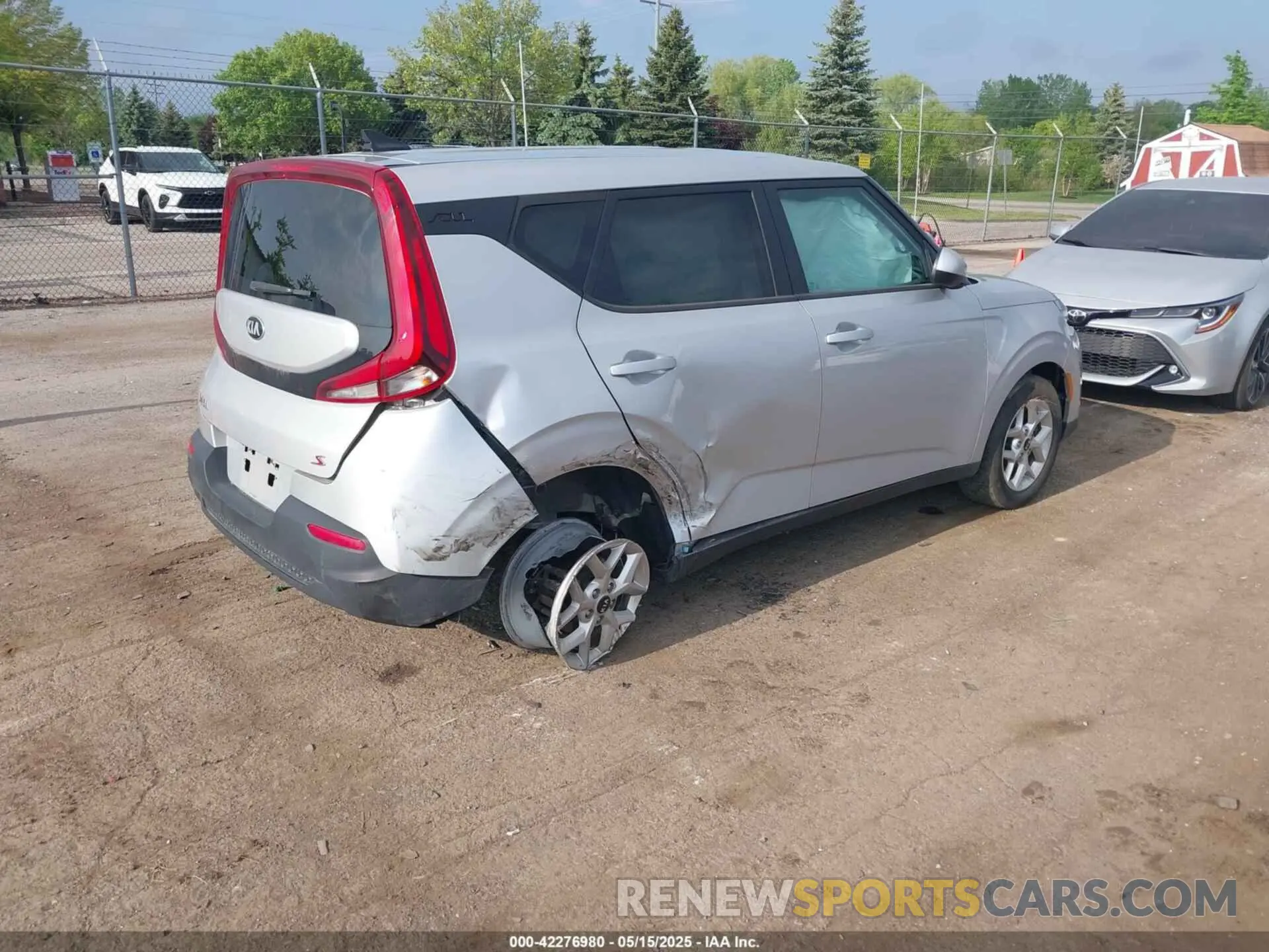 4 Photograph of a damaged car KNDJ23AU4L7108344 KIA SOUL 2020