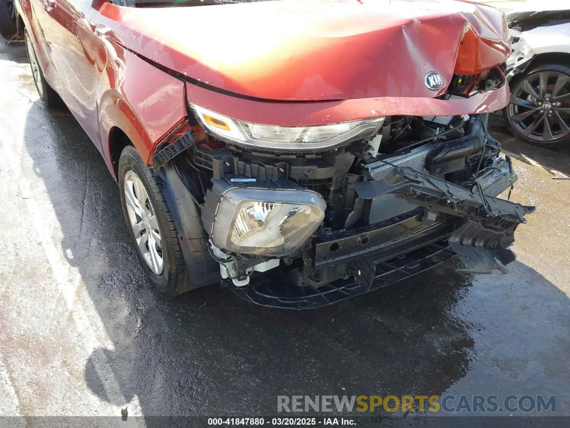 18 Photograph of a damaged car KNDJ23AU4L7113673 KIA SOUL 2020