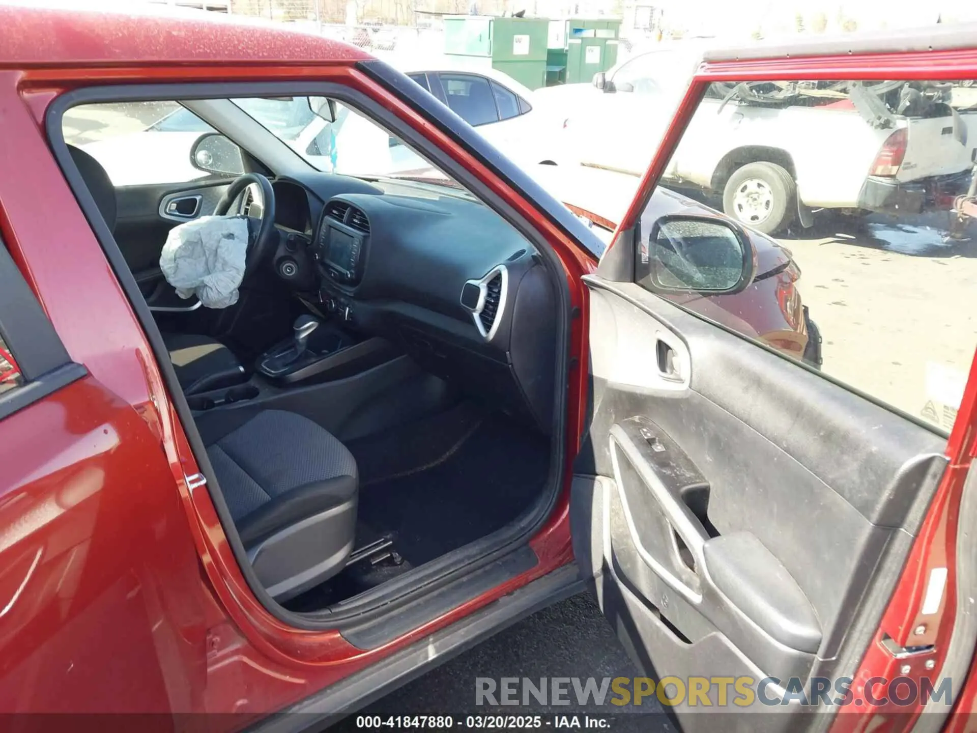5 Photograph of a damaged car KNDJ23AU4L7113673 KIA SOUL 2020
