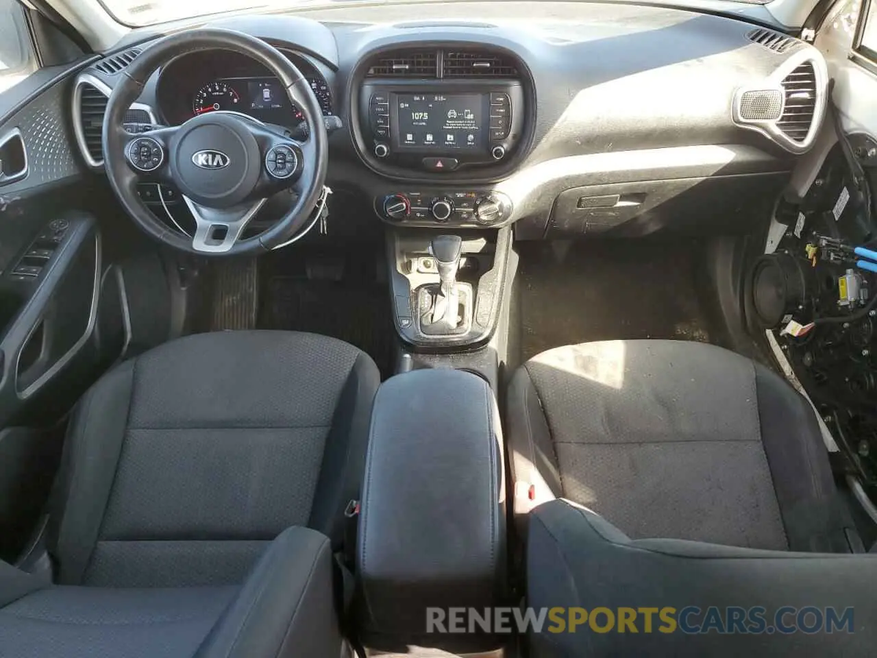 8 Фотография поврежденного автомобиля KNDJ23AU4L7735562 KIA SOUL 2020