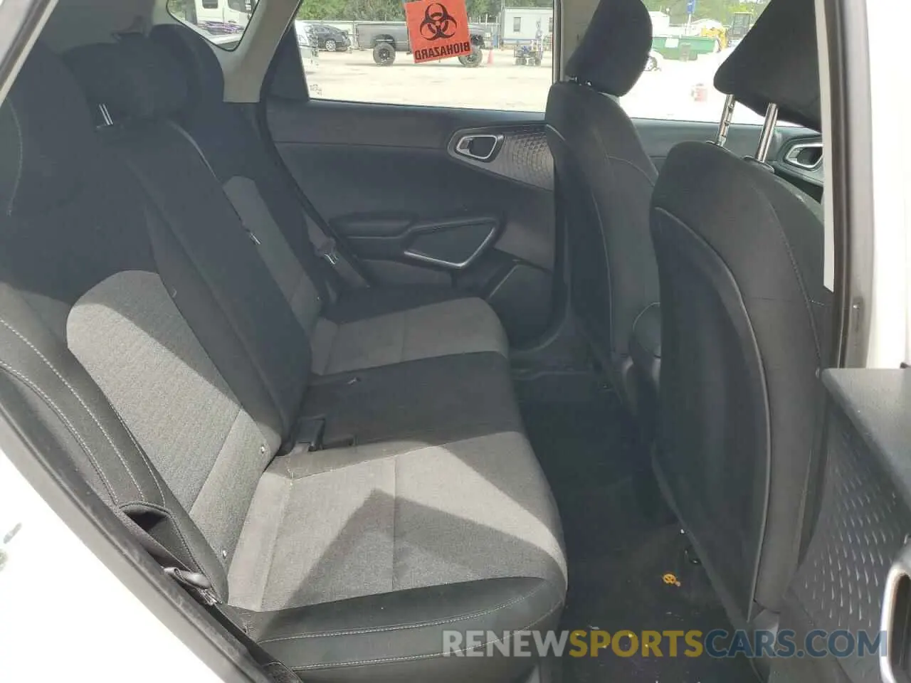 11 Фотография поврежденного автомобиля KNDJ23AU5L7003067 KIA SOUL 2020