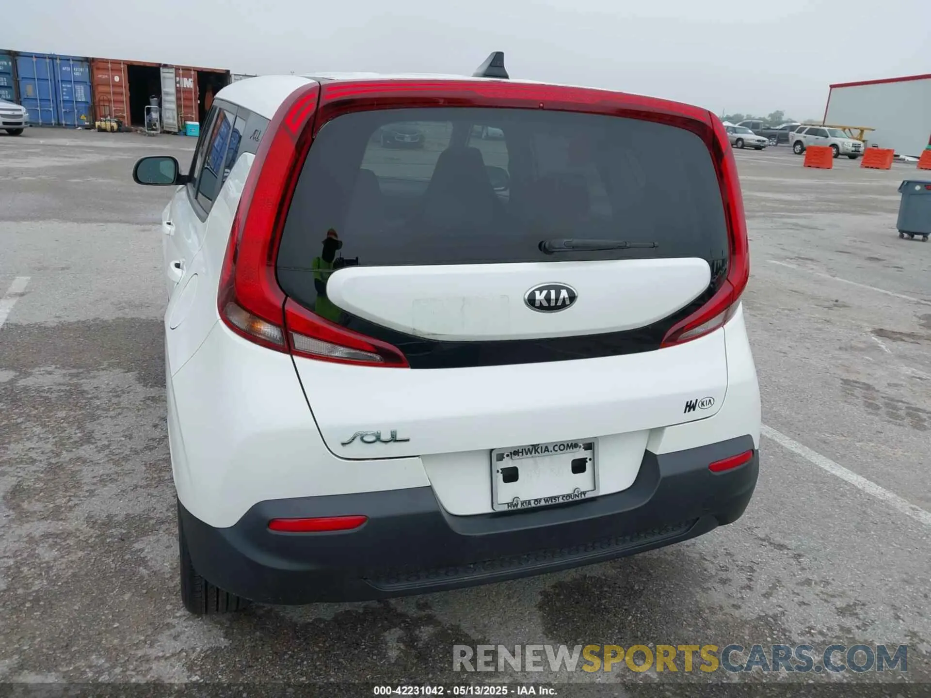16 Photograph of a damaged car KNDJ23AU5L7022217 KIA SOUL 2020