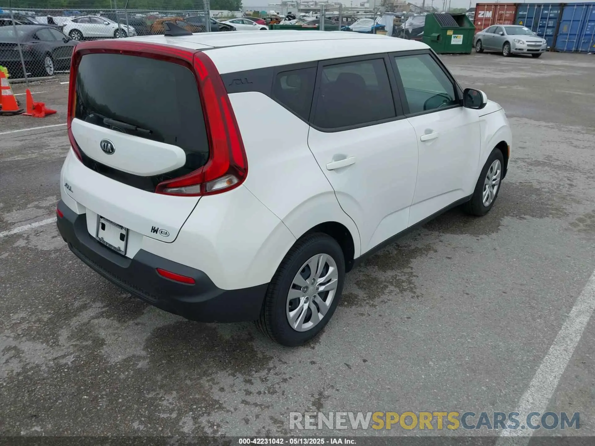 4 Photograph of a damaged car KNDJ23AU5L7022217 KIA SOUL 2020