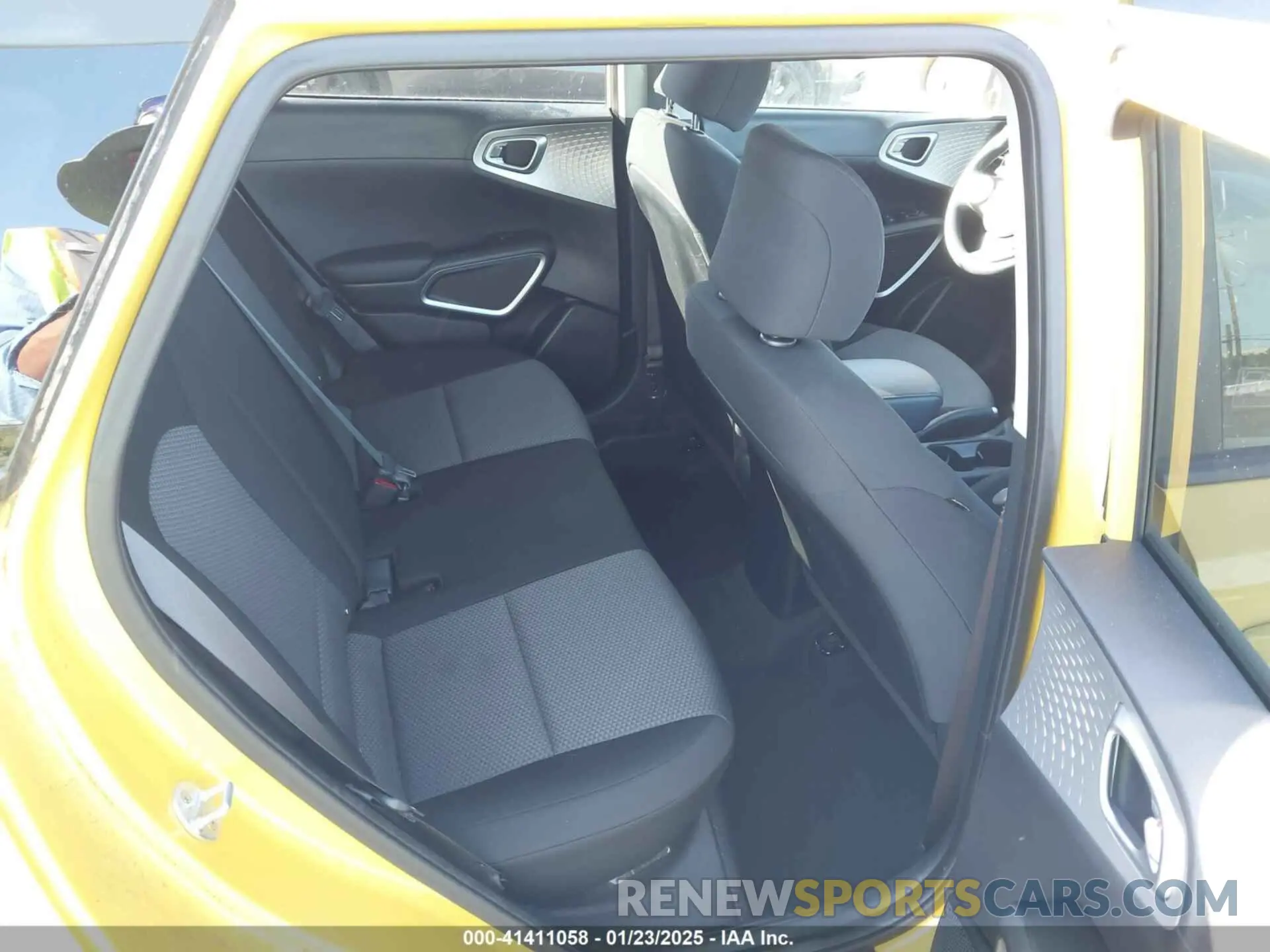 8 Фотография поврежденного автомобиля KNDJ23AU5L7052317 KIA SOUL 2020