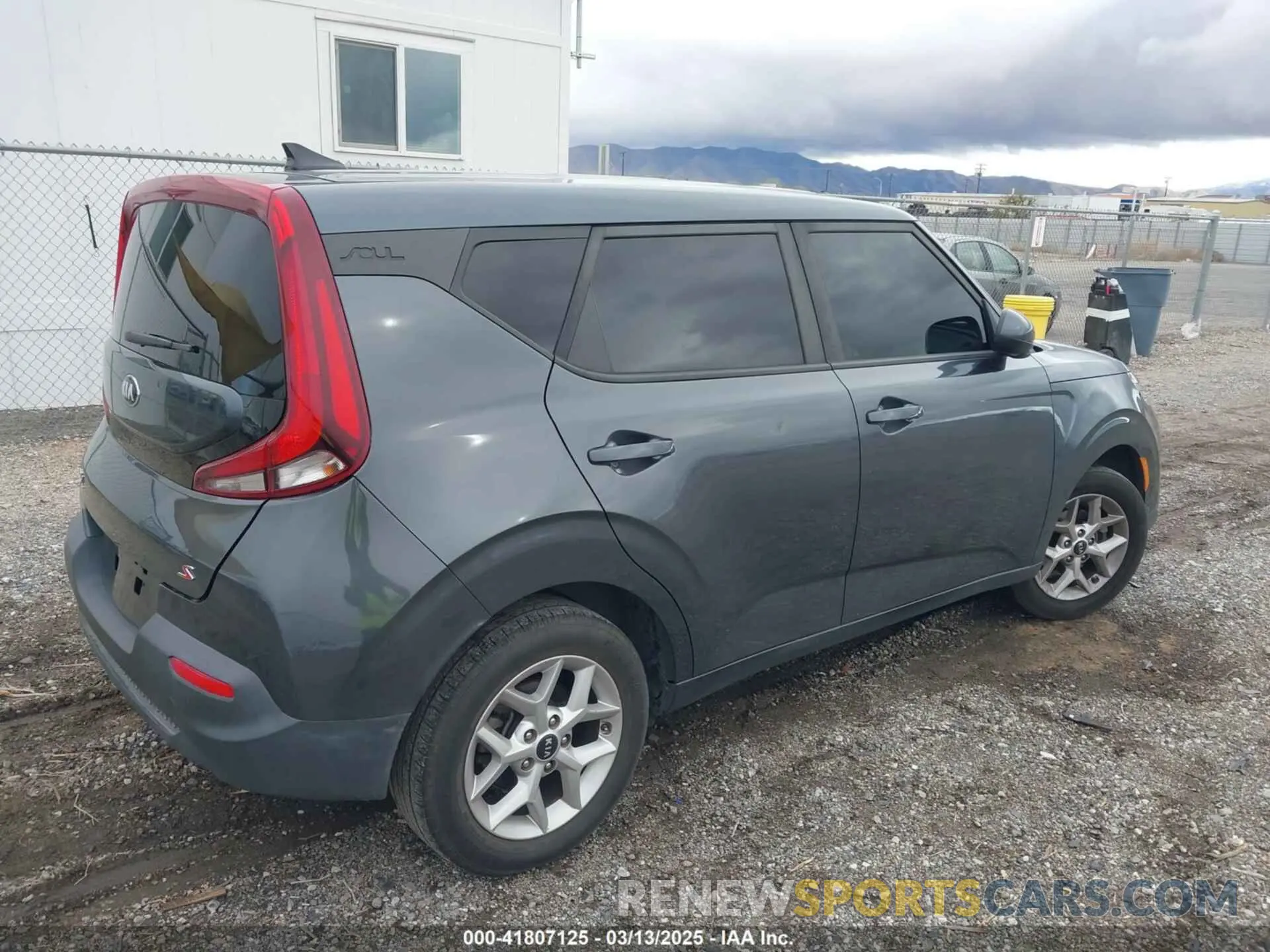4 Photograph of a damaged car KNDJ23AU5L7053547 KIA SOUL 2020