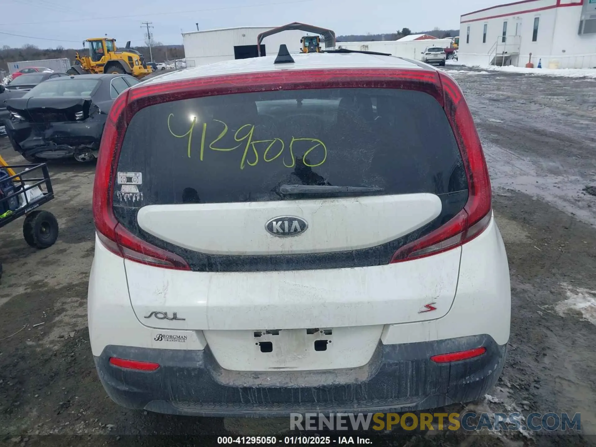 16 Photograph of a damaged car KNDJ23AU5L7054438 KIA SOUL 2020