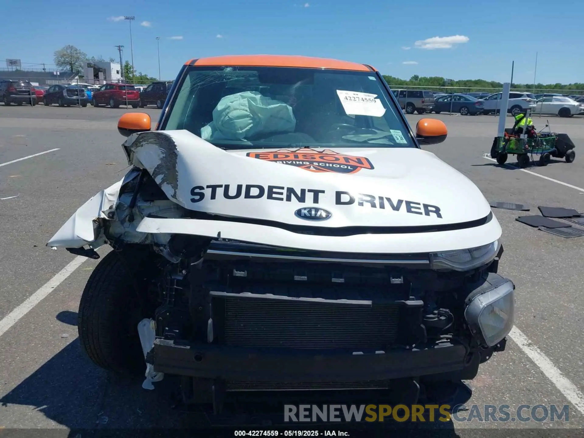 12 Photograph of a damaged car KNDJ23AU5L7057937 KIA SOUL 2020