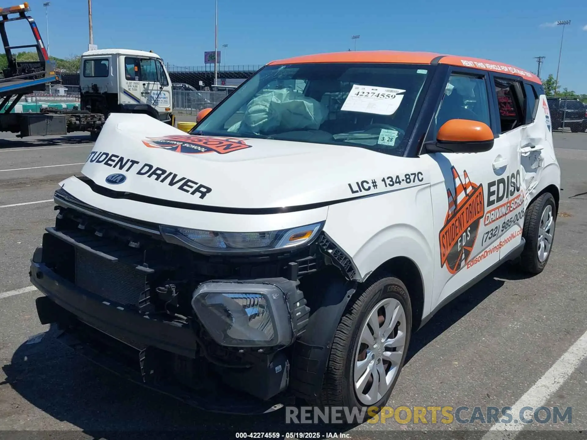 2 Photograph of a damaged car KNDJ23AU5L7057937 KIA SOUL 2020