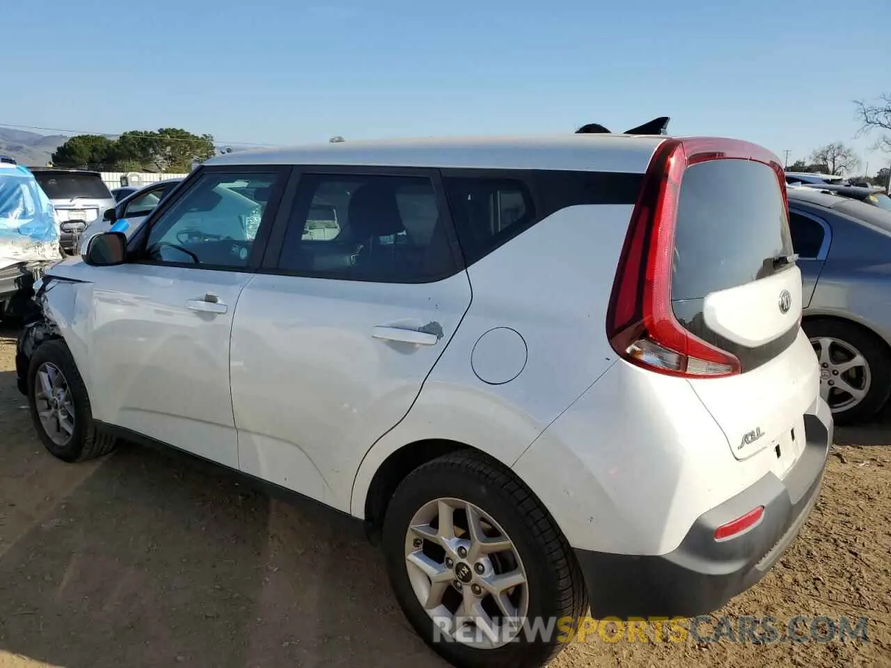2 Photograph of a damaged car KNDJ23AU5L7067397 KIA SOUL 2020