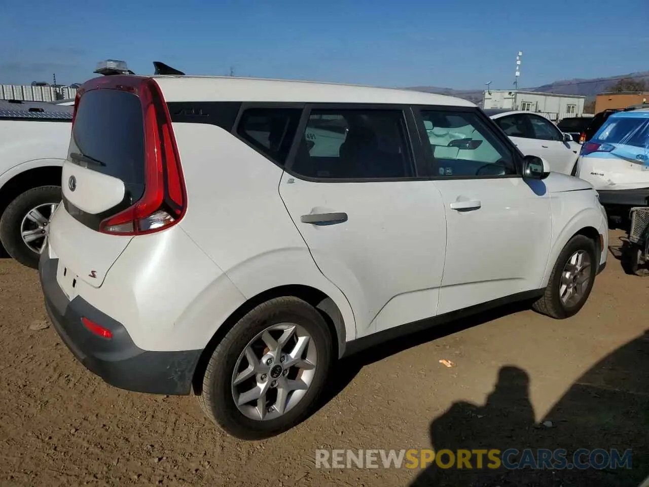 3 Photograph of a damaged car KNDJ23AU5L7067397 KIA SOUL 2020