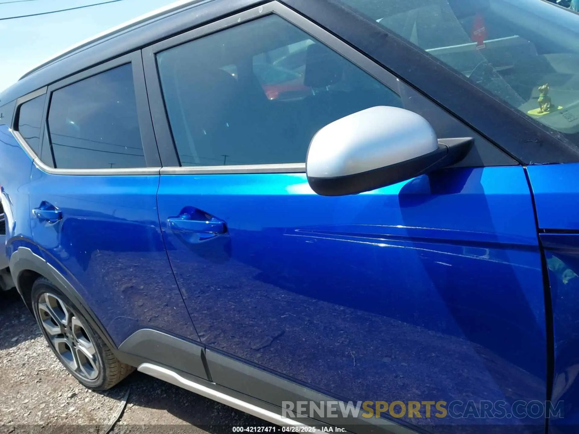 13 Photograph of a damaged car KNDJ23AU5L7070302 KIA SOUL 2020