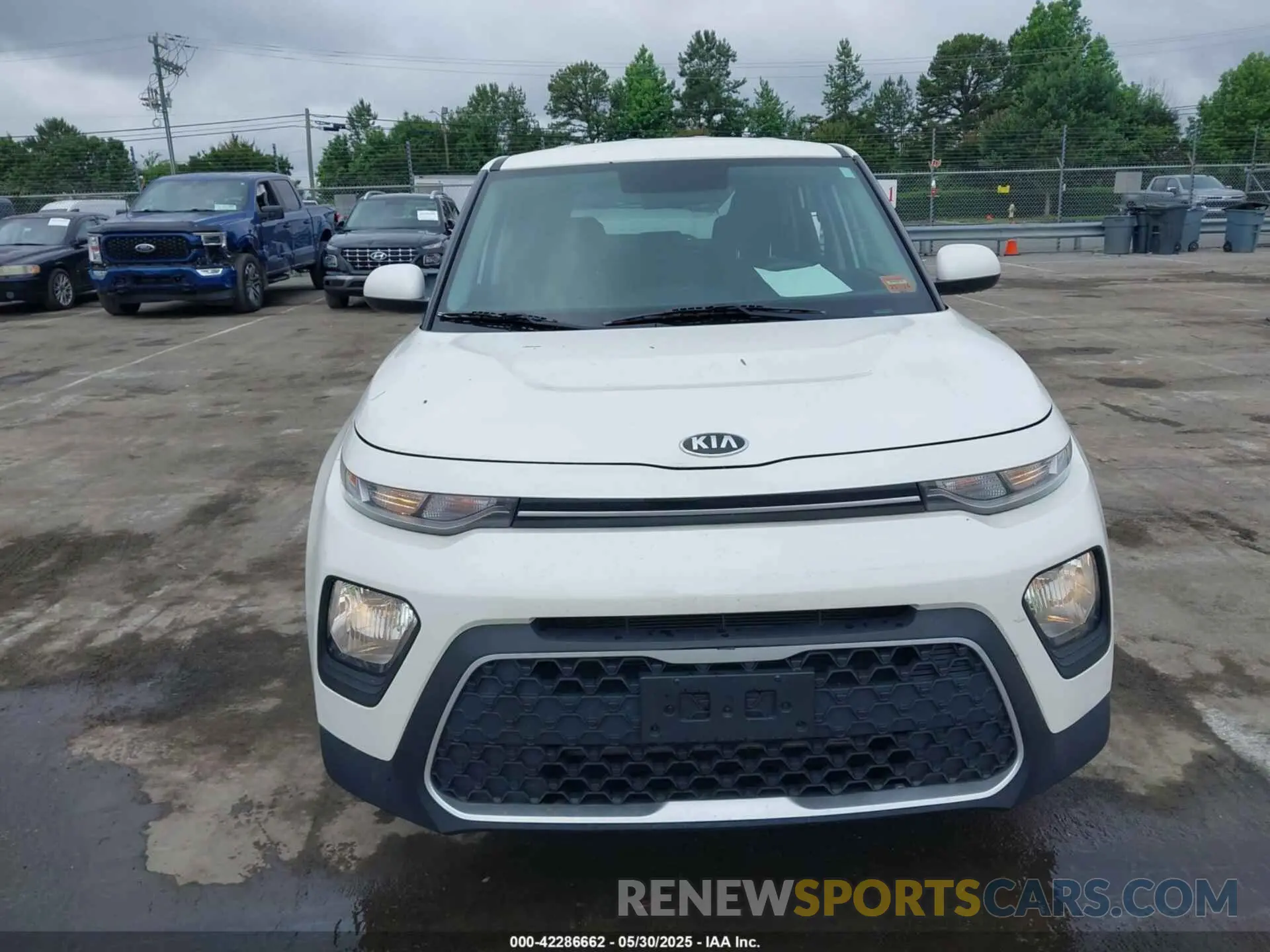 12 Photograph of a damaged car KNDJ23AU5L7078464 KIA SOUL 2020