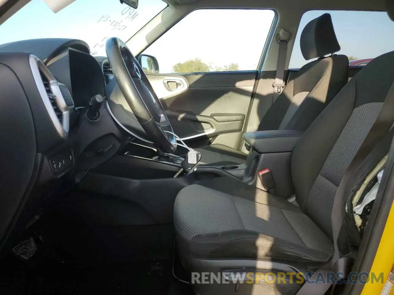 7 Photograph of a damaged car KNDJ23AU5L7089562 KIA SOUL 2020