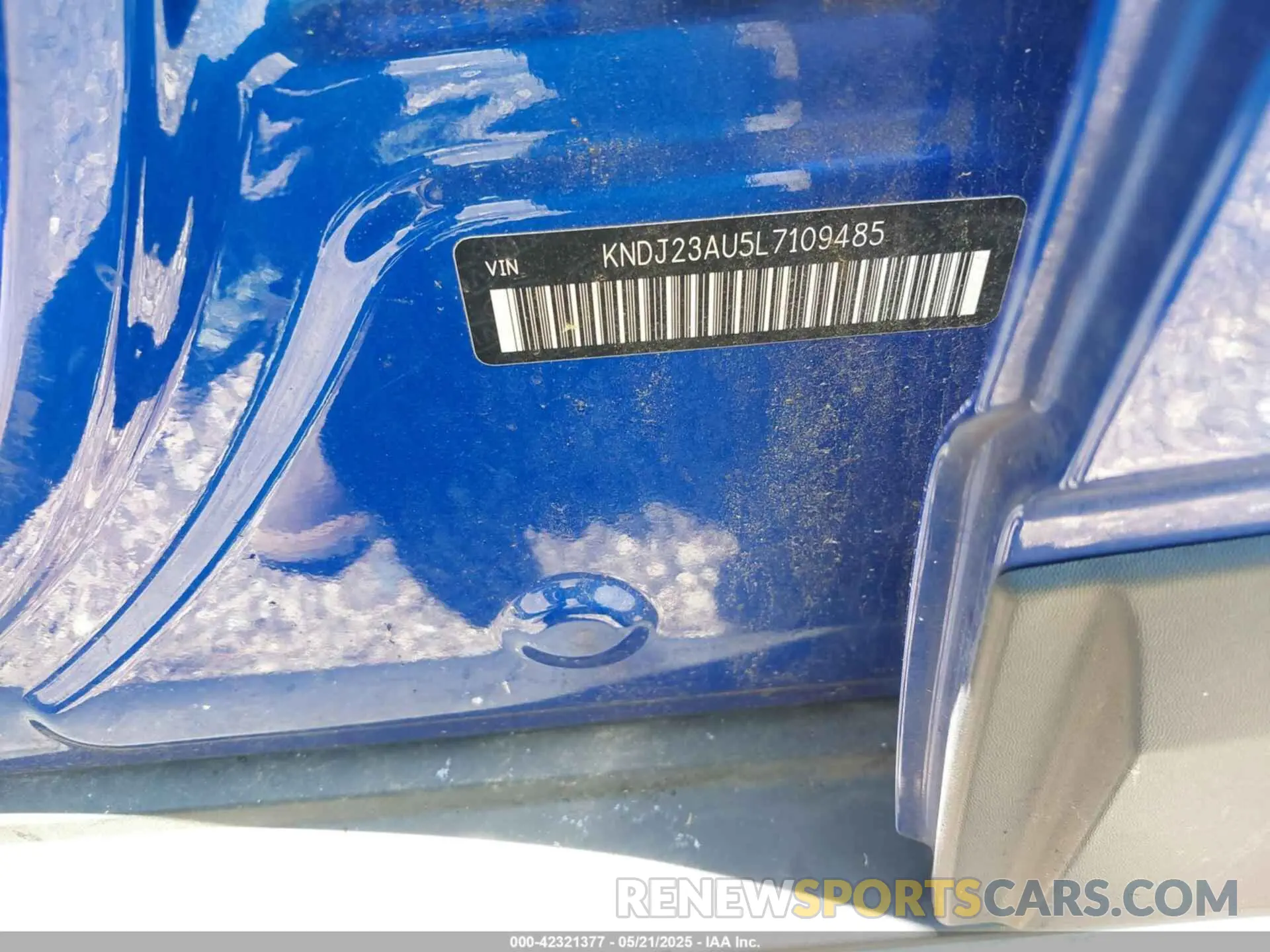 9 Photograph of a damaged car KNDJ23AU5L7109485 KIA SOUL 2020