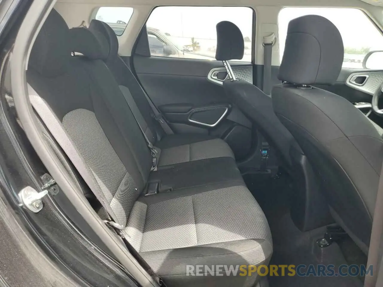 10 Фотография поврежденного автомобиля KNDJ23AU5L7121720 KIA SOUL 2020