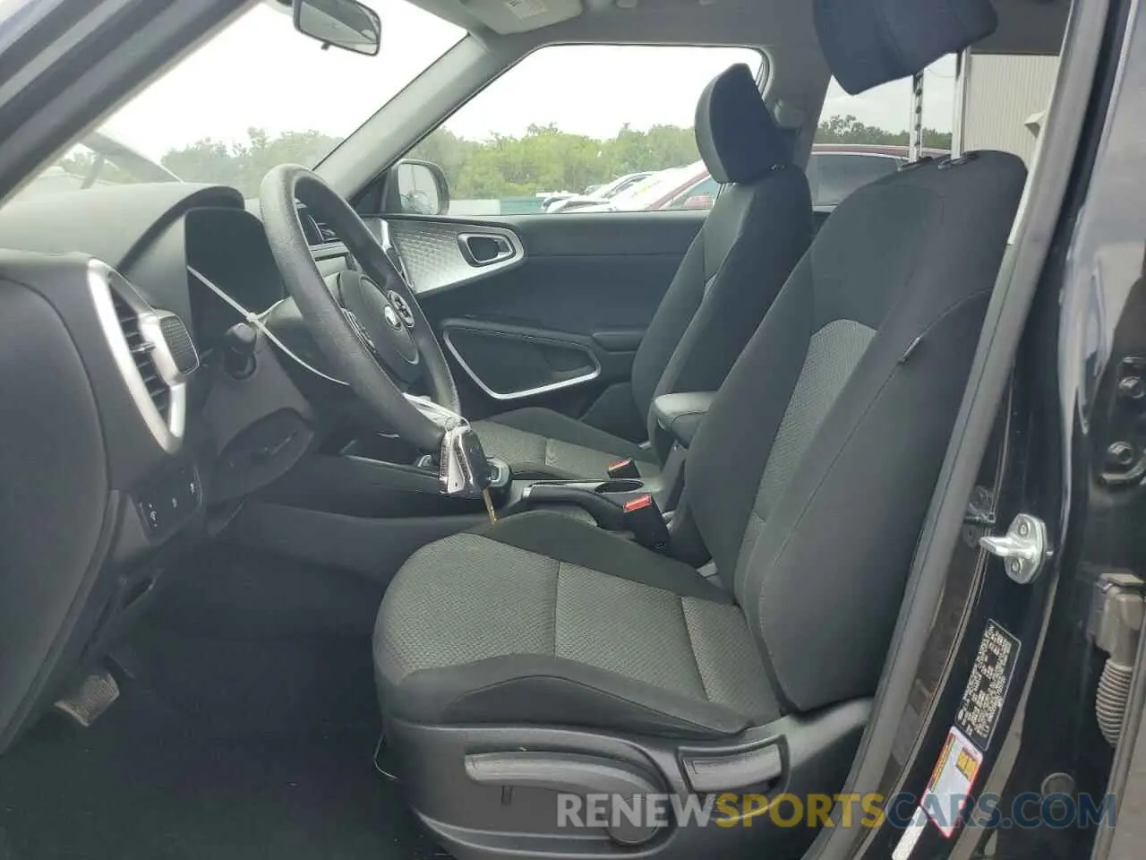 7 Фотография поврежденного автомобиля KNDJ23AU5L7121720 KIA SOUL 2020