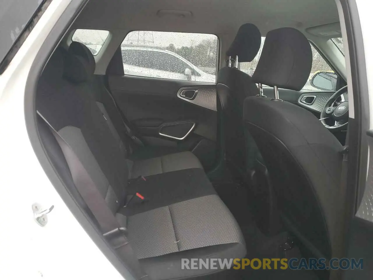 11 Photograph of a damaged car KNDJ23AU5L7705356 KIA SOUL 2020