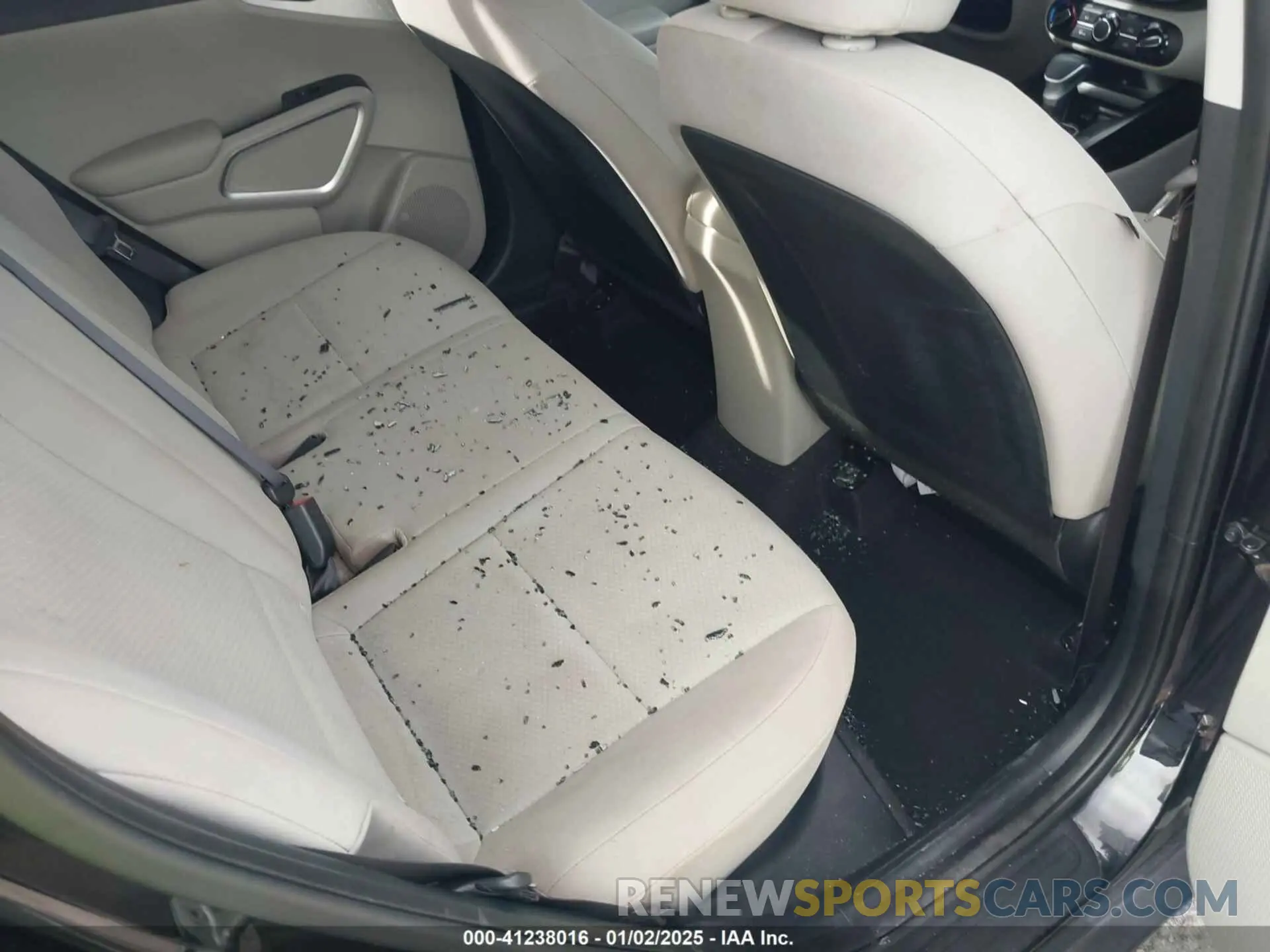 8 Фотография поврежденного автомобиля KNDJ23AU5L7707575 KIA SOUL 2020