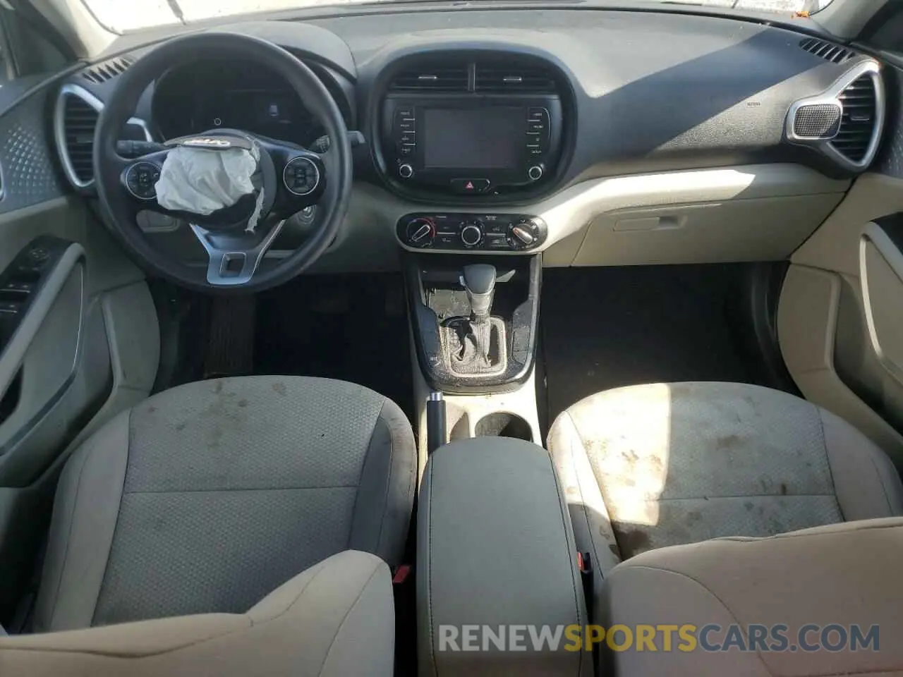 8 Photograph of a damaged car KNDJ23AU6L7004096 KIA SOUL 2020