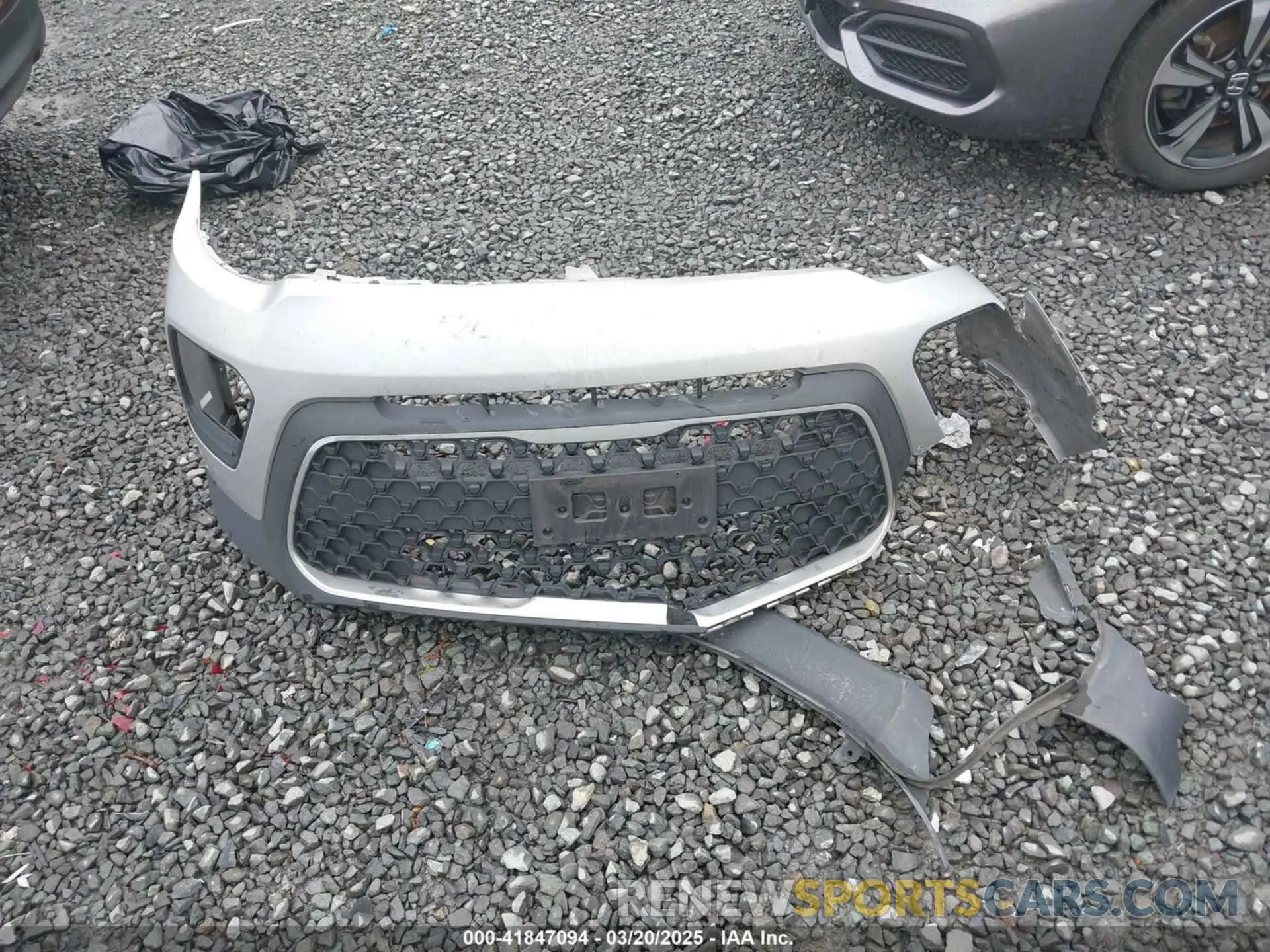 12 Photograph of a damaged car KNDJ23AU6L7010965 KIA SOUL 2020