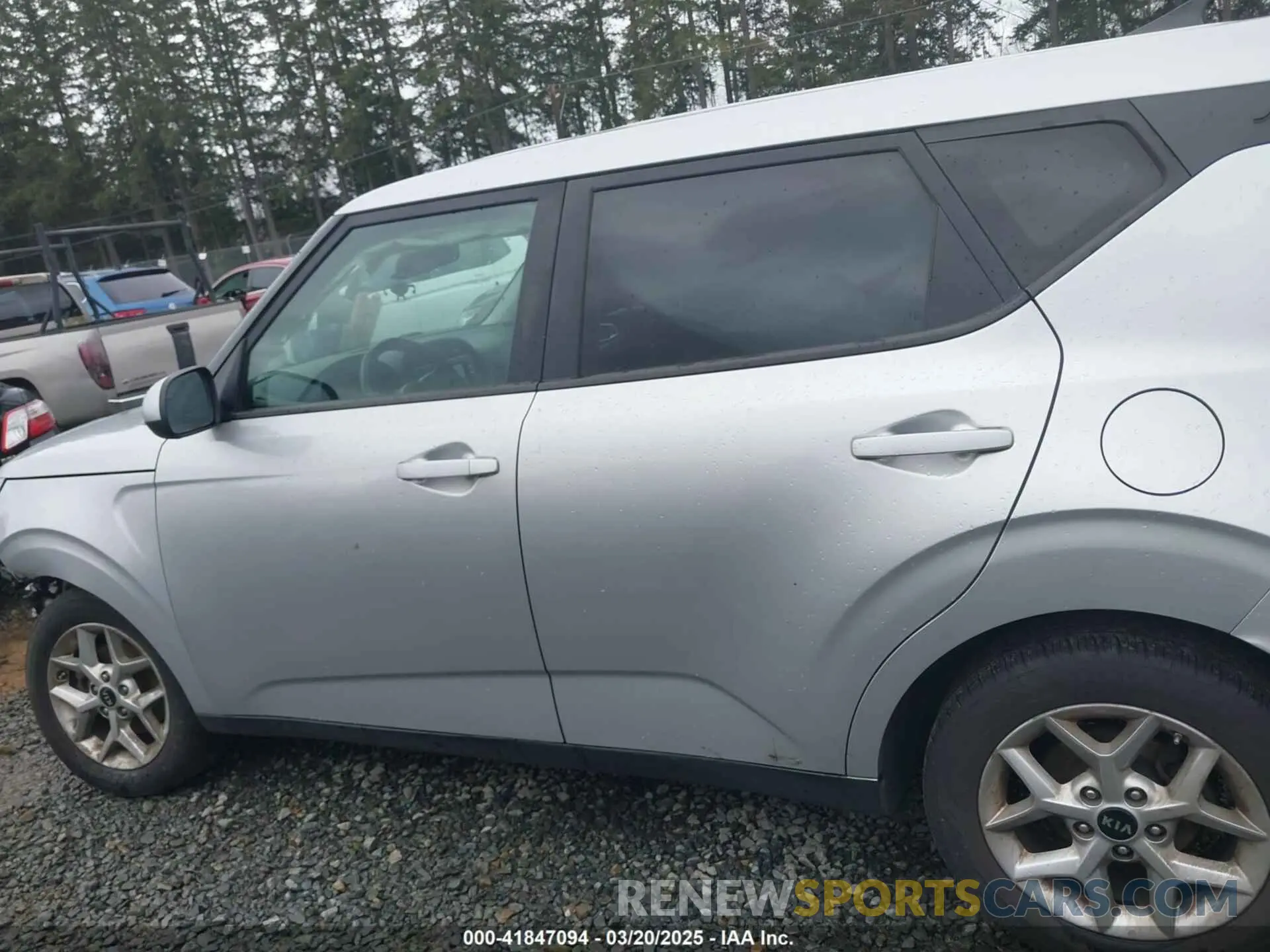15 Photograph of a damaged car KNDJ23AU6L7010965 KIA SOUL 2020