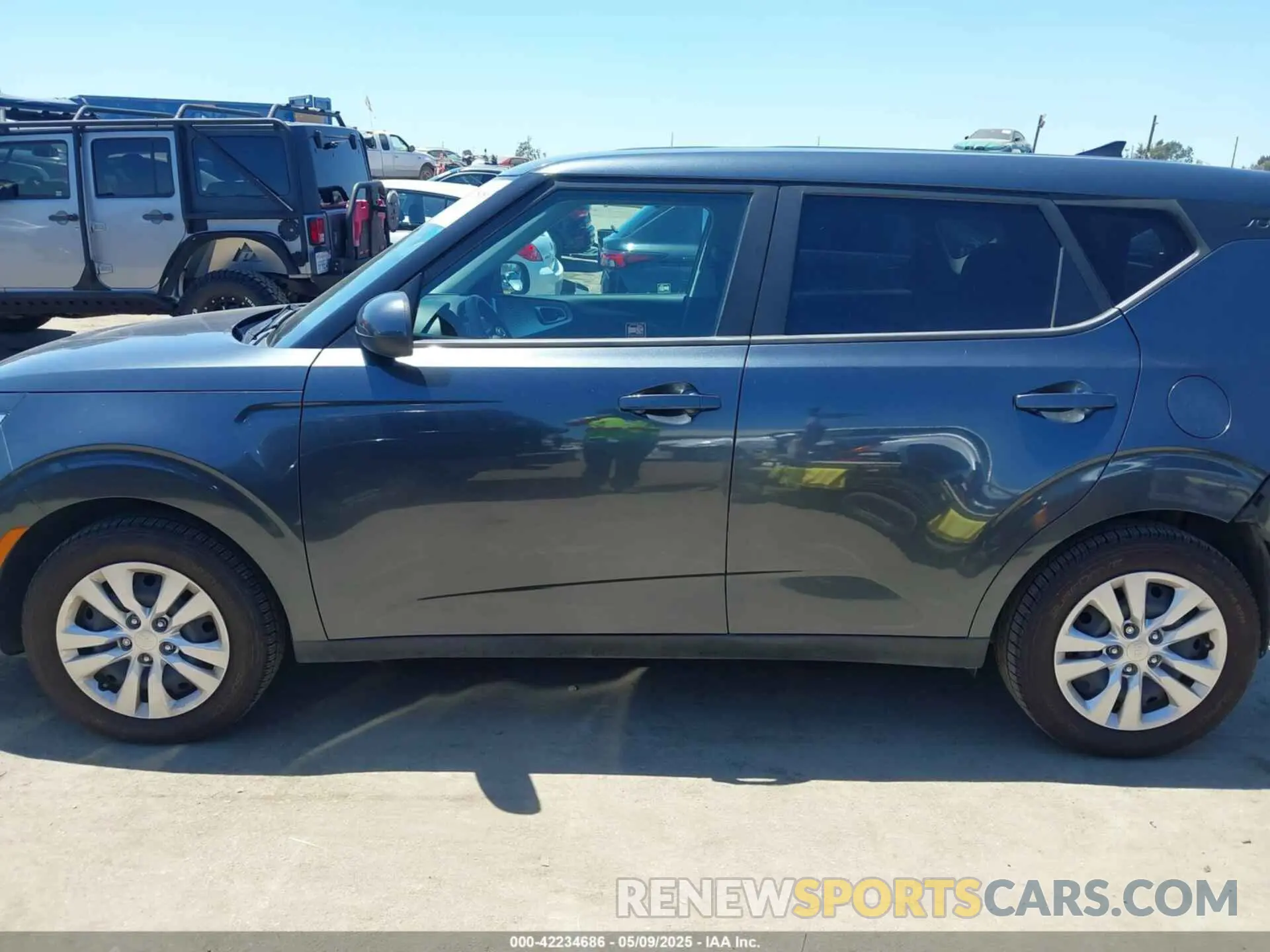 15 Photograph of a damaged car KNDJ23AU6L7090266 KIA SOUL 2020
