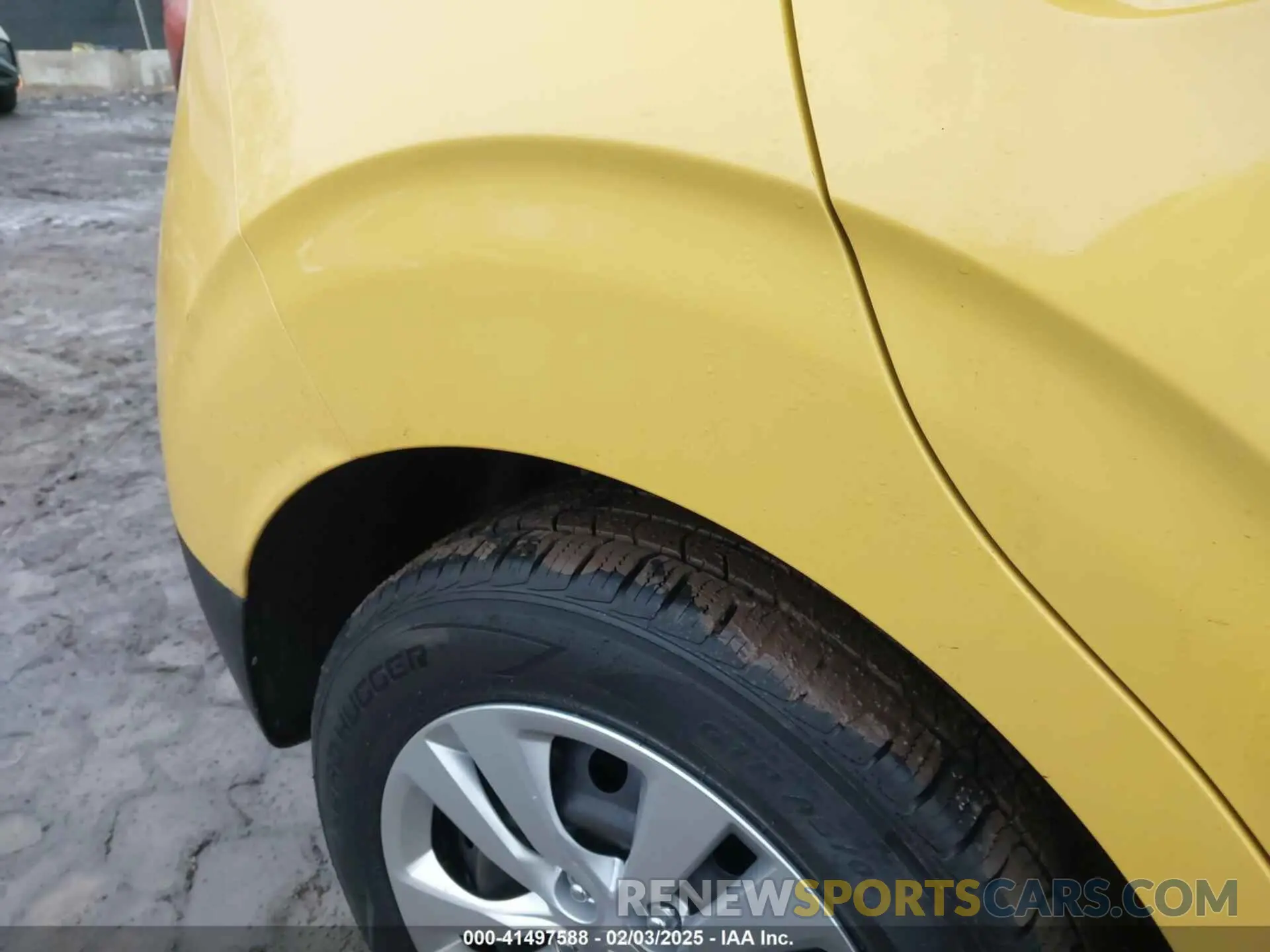 19 Photograph of a damaged car KNDJ23AU6L7100858 KIA SOUL 2020