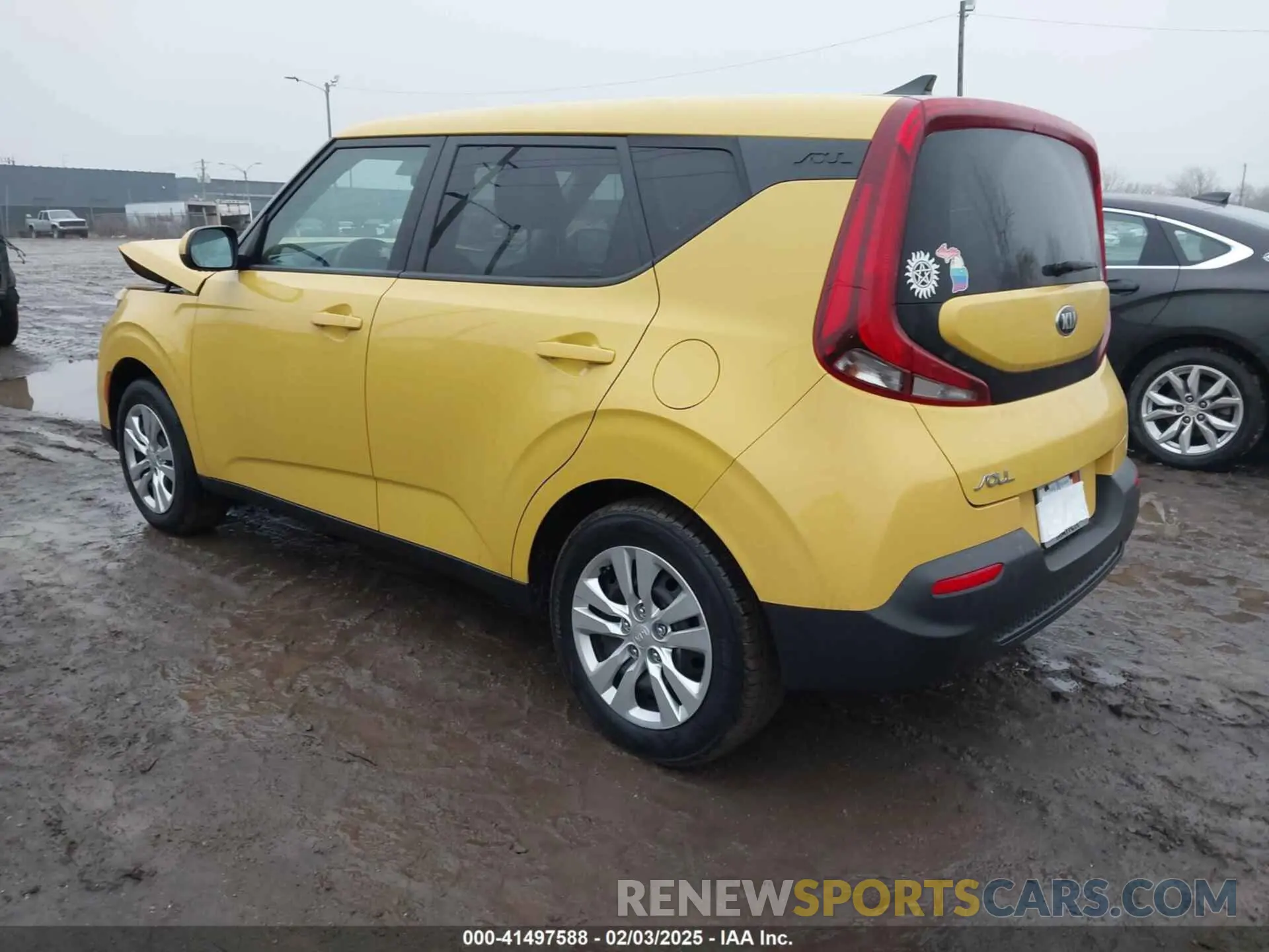3 Photograph of a damaged car KNDJ23AU6L7100858 KIA SOUL 2020