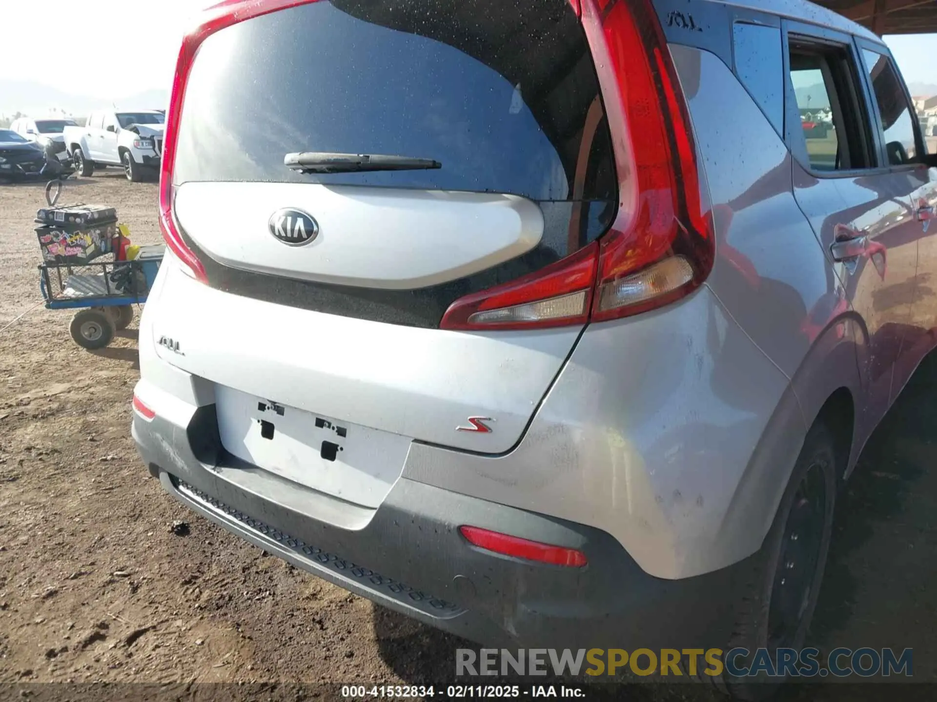 17 Photograph of a damaged car KNDJ23AU6L7719959 KIA SOUL 2020