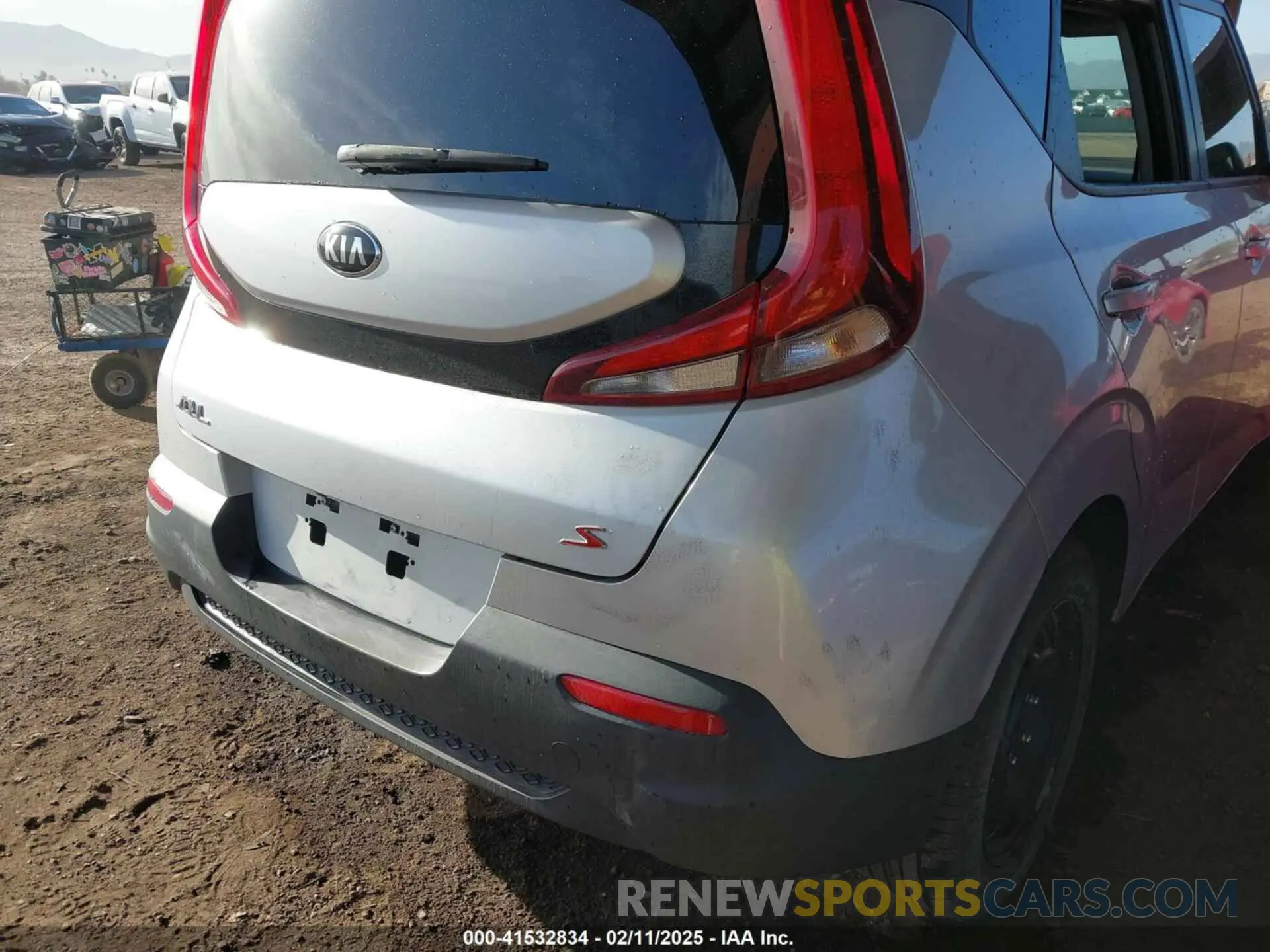6 Photograph of a damaged car KNDJ23AU6L7719959 KIA SOUL 2020