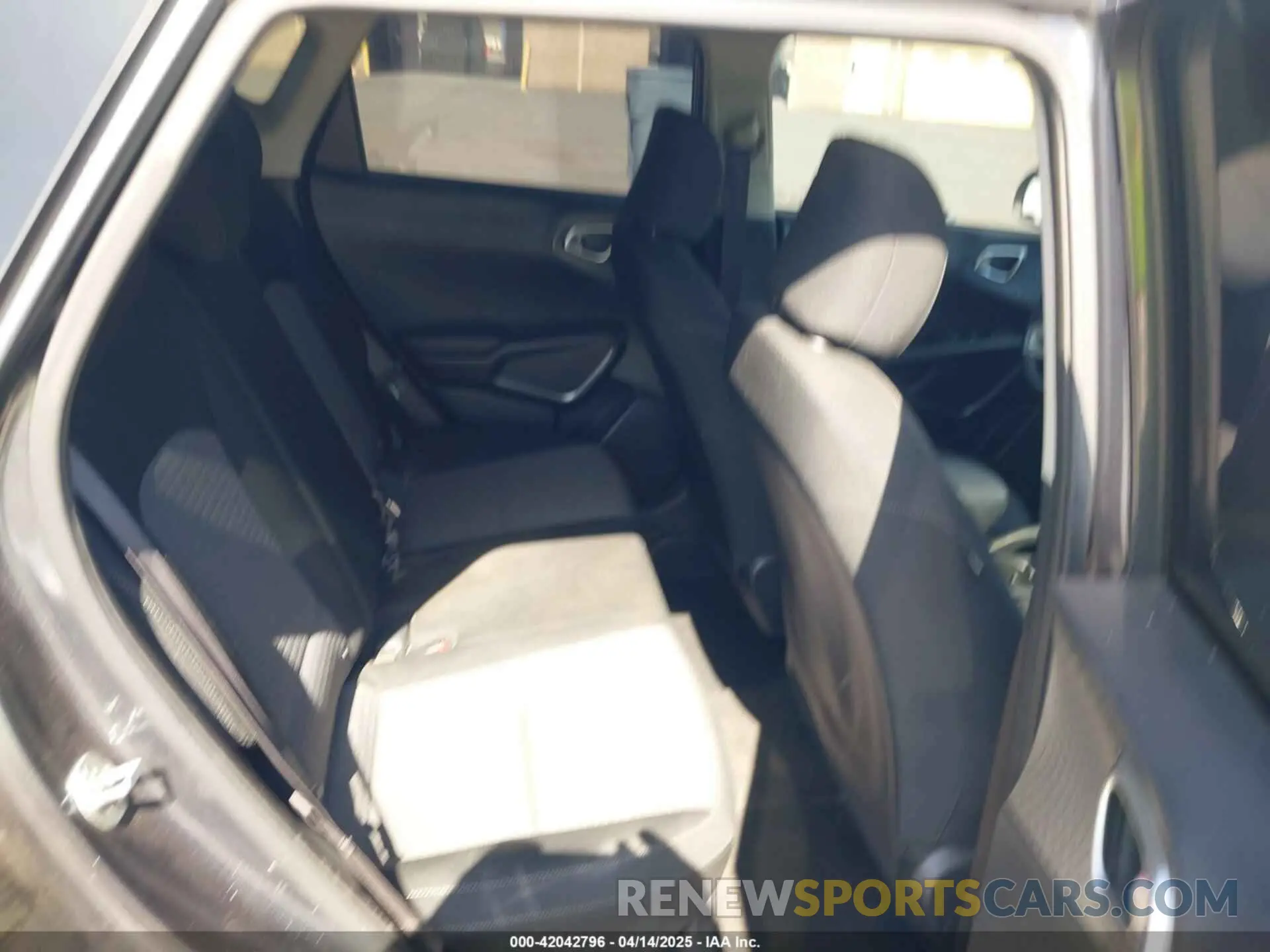 8 Фотография поврежденного автомобиля KNDJ23AU6L7722022 KIA SOUL 2020