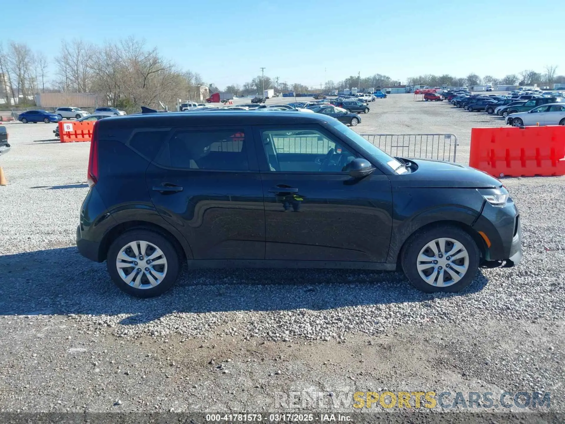 13 Photograph of a damaged car KNDJ23AU6L7724711 KIA SOUL 2020