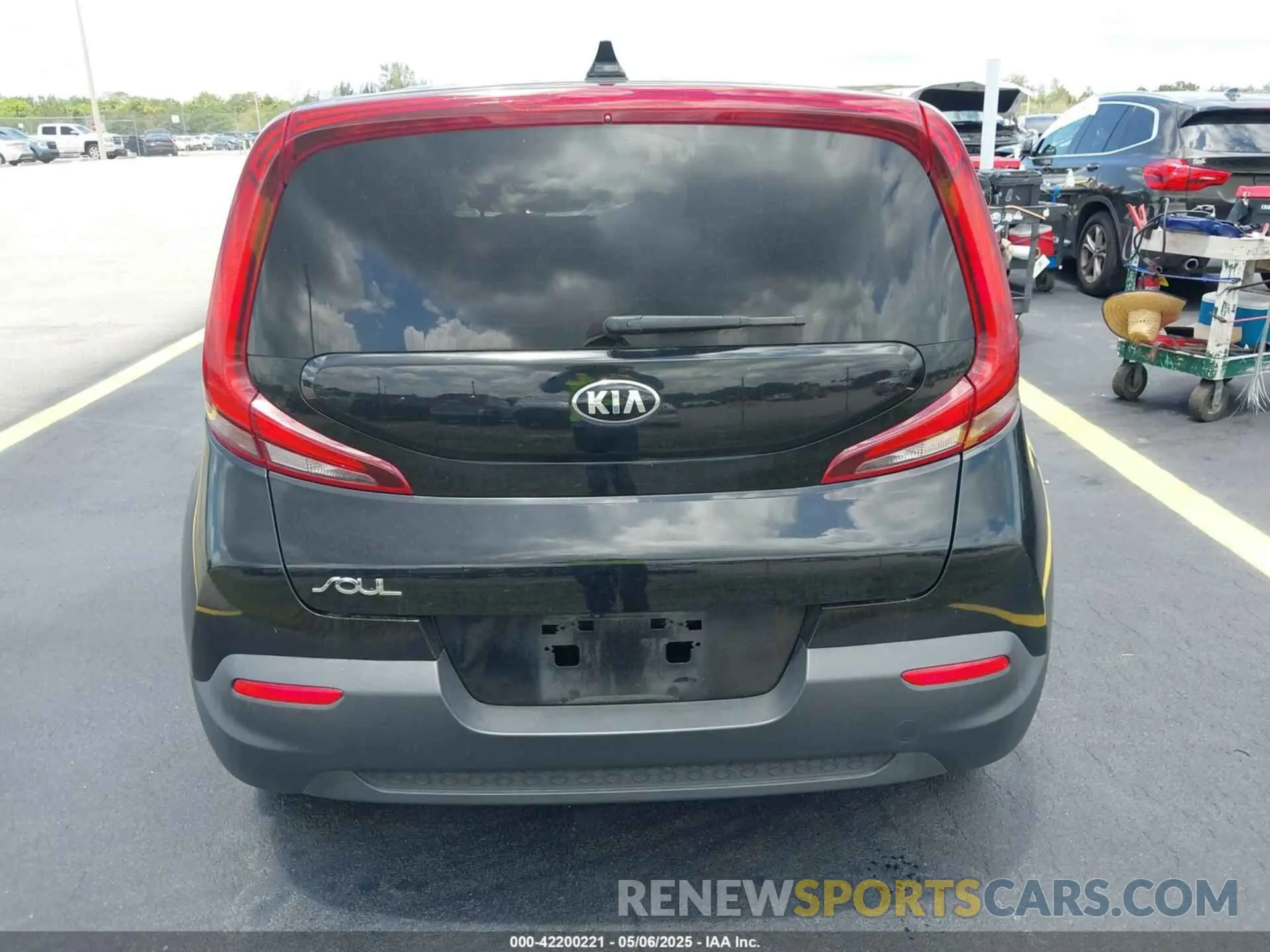 16 Photograph of a damaged car KNDJ23AU6L7724921 KIA SOUL 2020